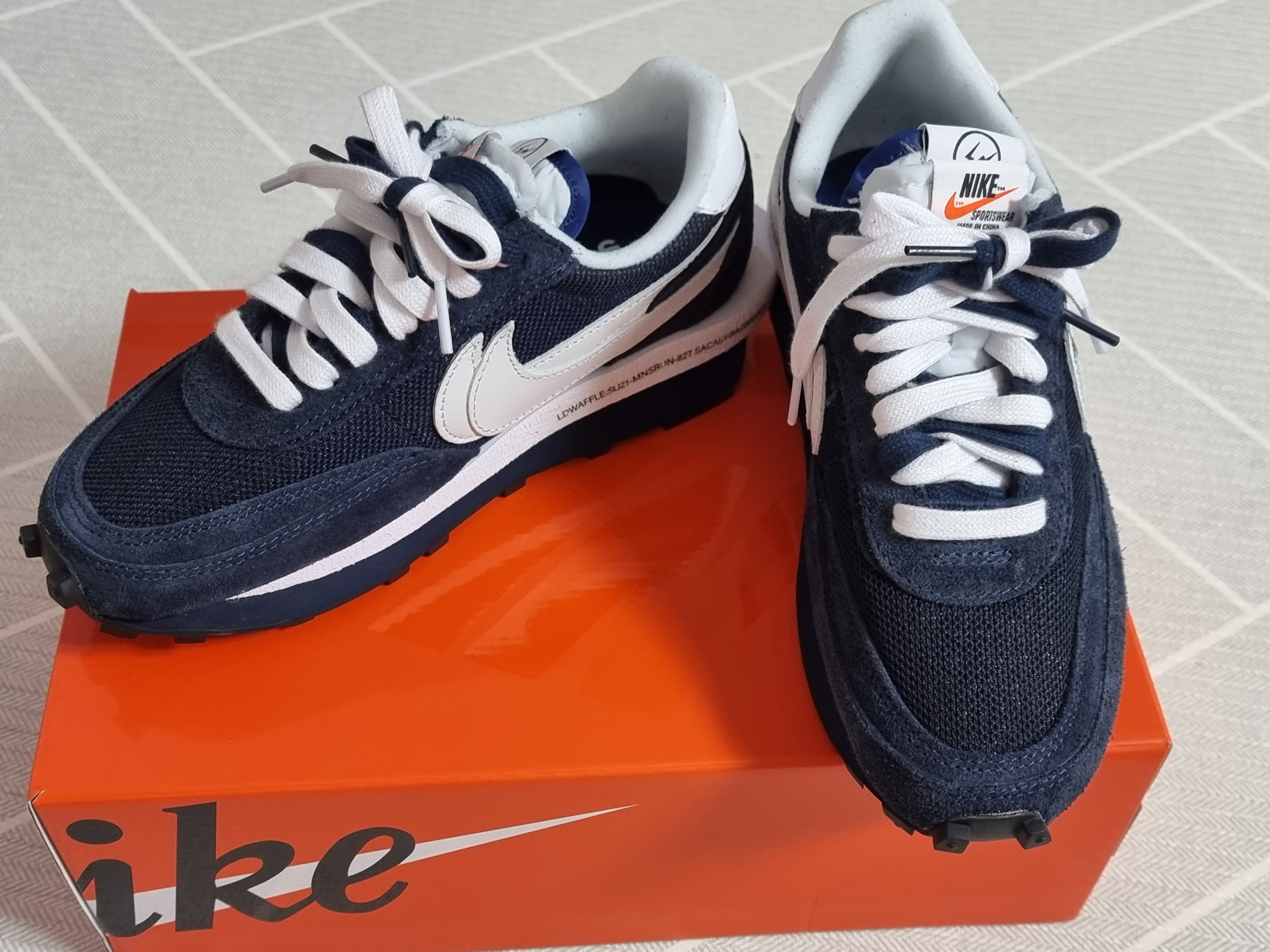 Nike x Sacai x Fragment LDWaffle Blackened Blue 착용 스타일 - 2
