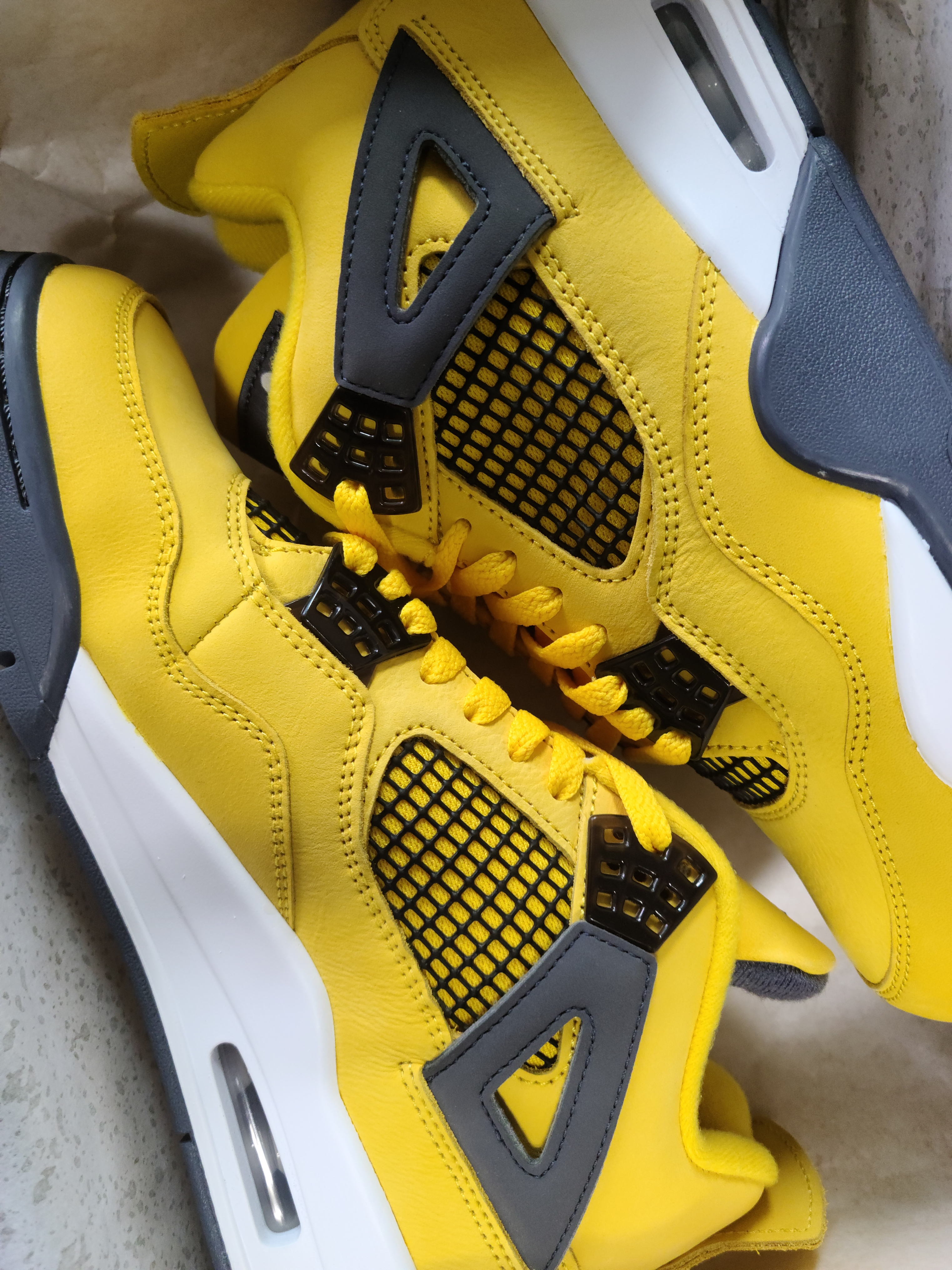 Jordan 4 Retro Tour Yellow 착용 스타일 - 1
