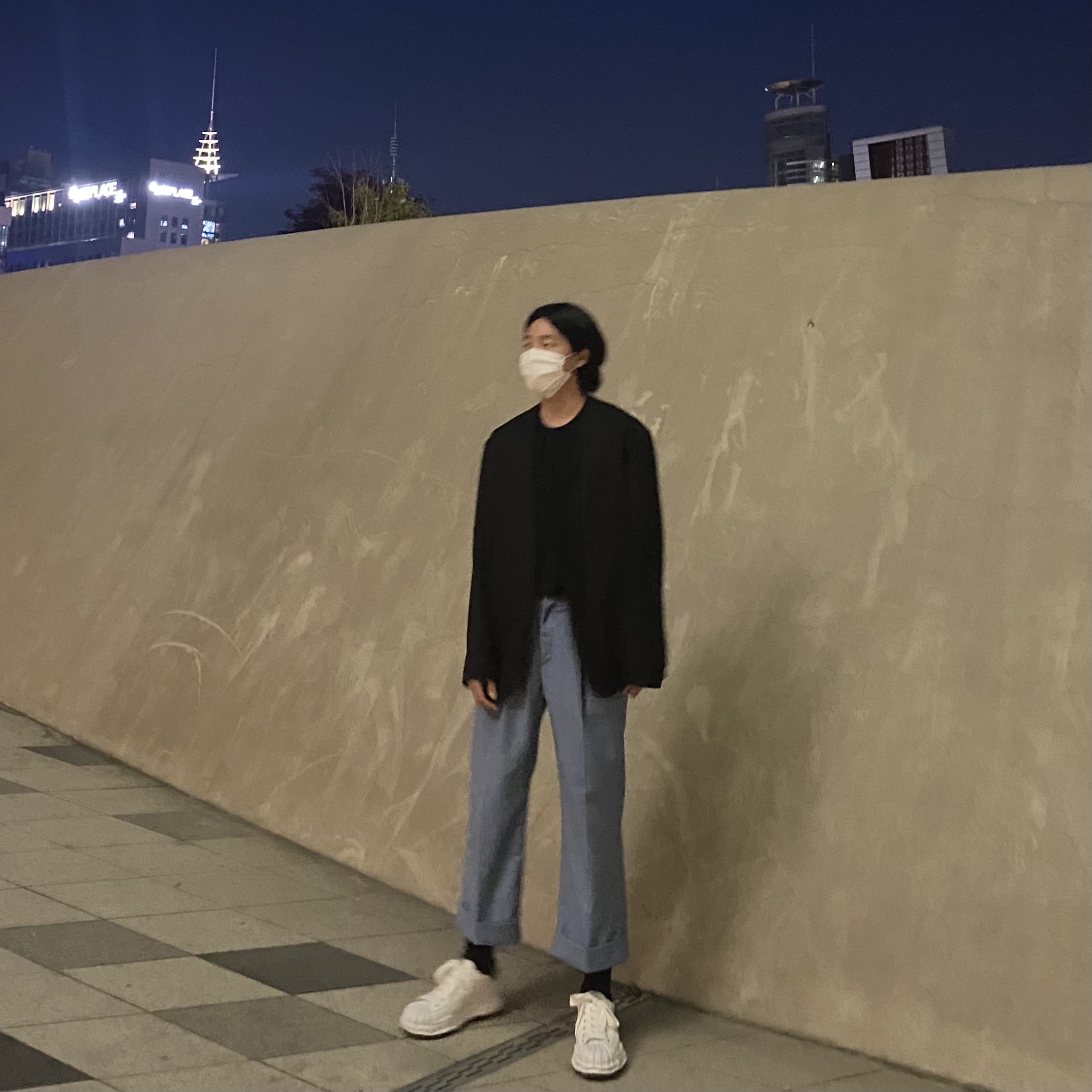 Maison Mihara Yasuhiro Blakey OG Sole Leather Low-top Sneakers White 착용 스타일 - 1
