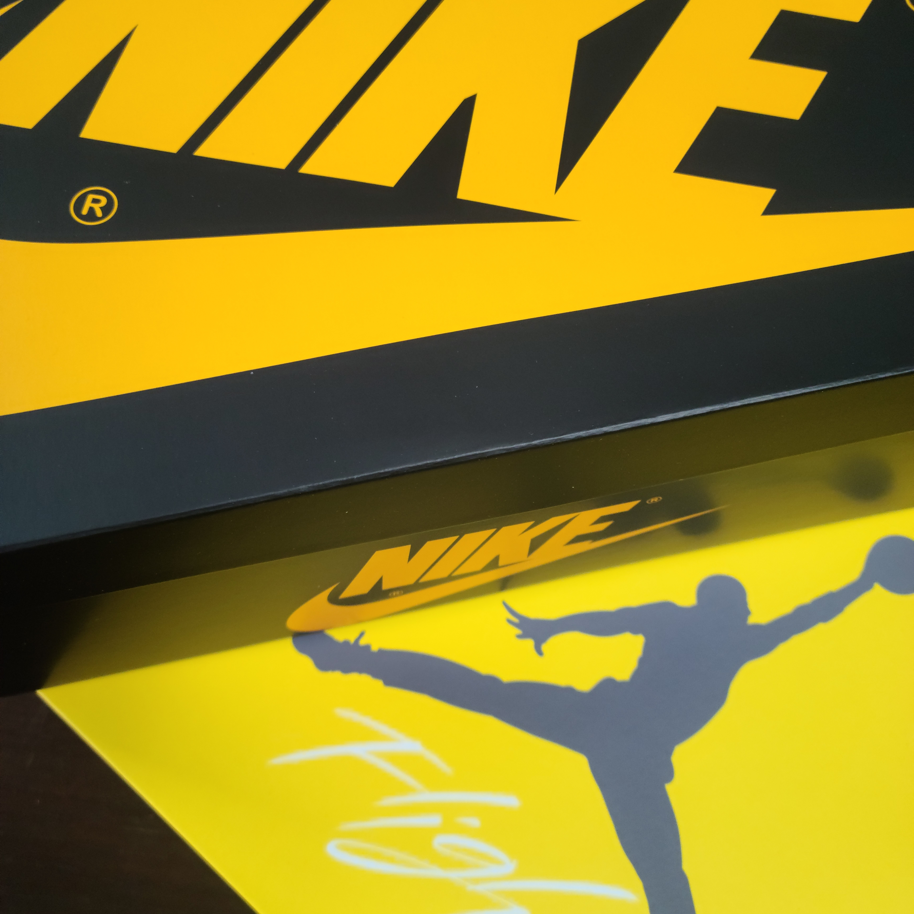 Jordan 1 Retro High OG Pollen, Jordan 4 Retro Tour Yellow 착용 스타일 - 3