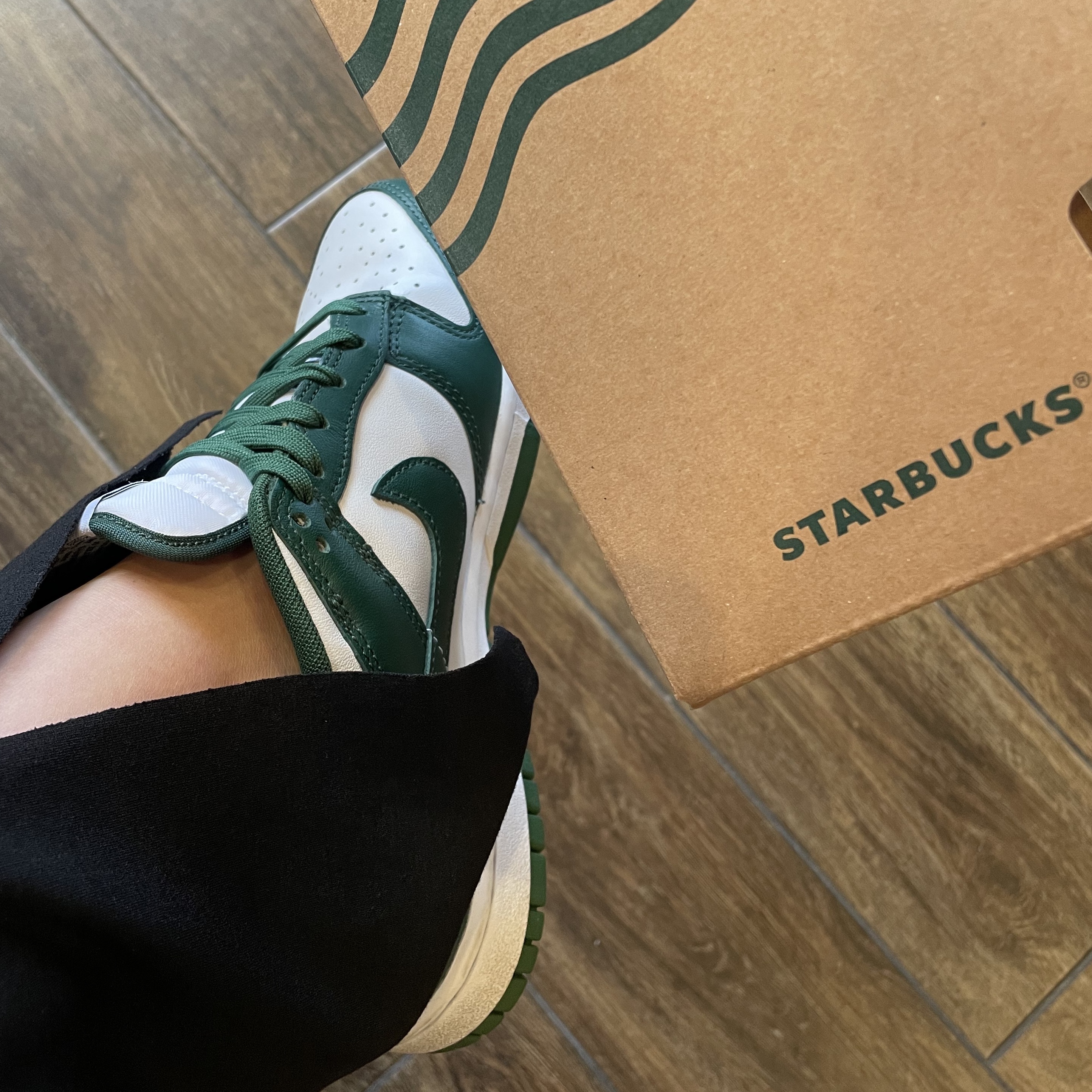 Nike Dunk Low Retro Varsity Green 착용 스타일