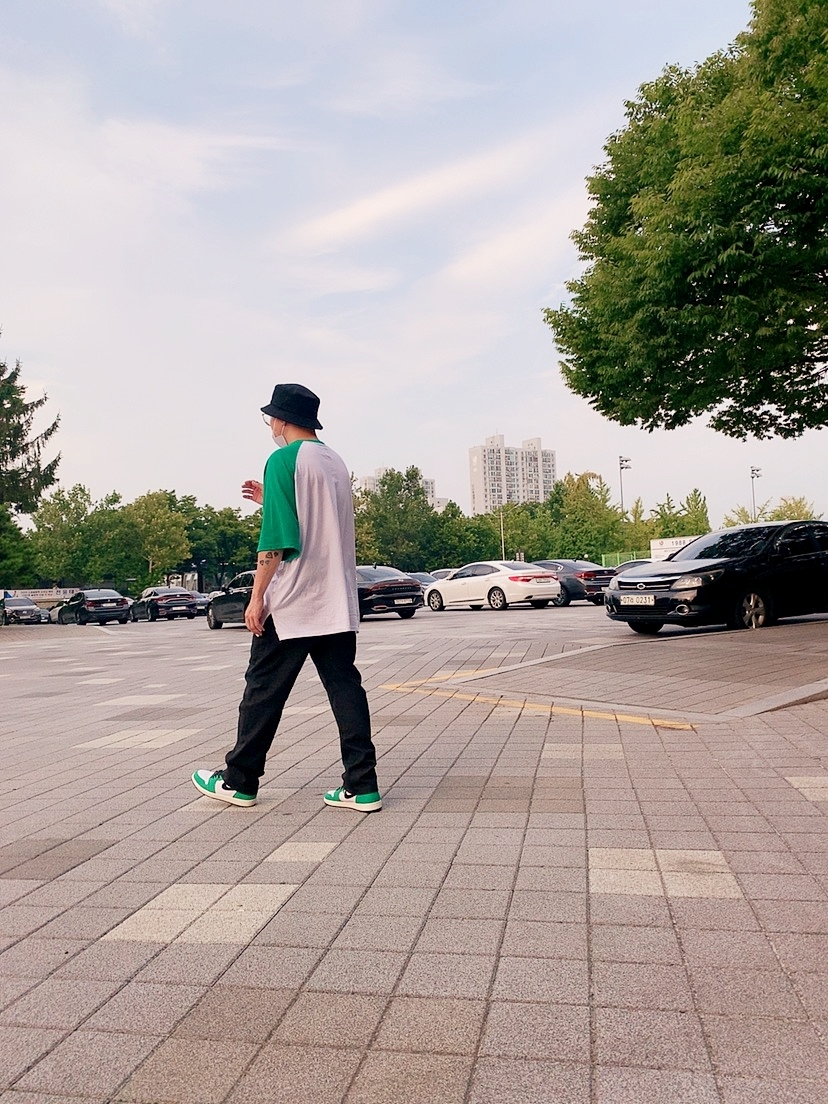 (W) Jordan 1 Retro High OG Lucky Green 착용 스타일 - 2