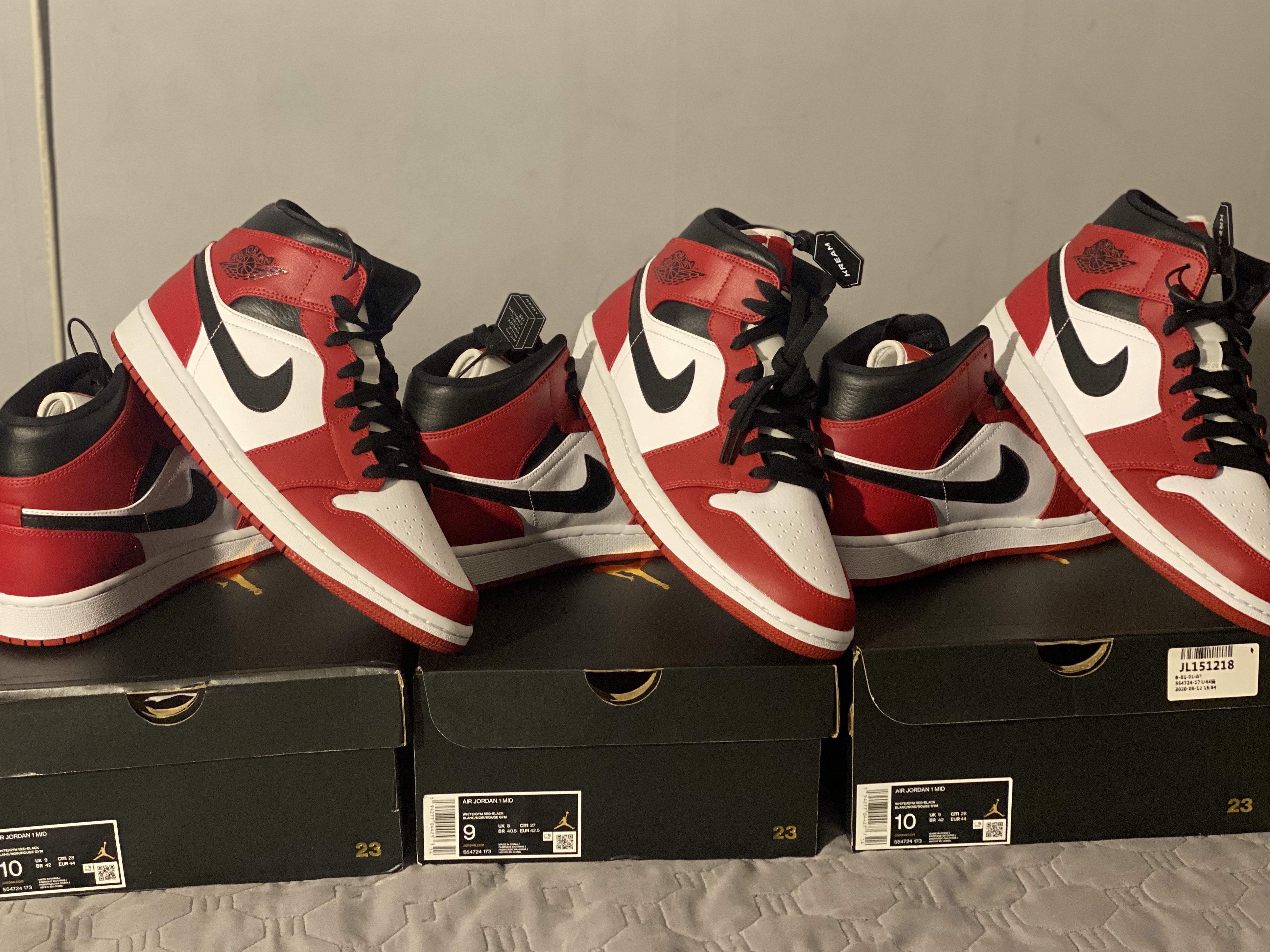Jordan 1 Mid Chicago 2020 착용 스타일 - 3