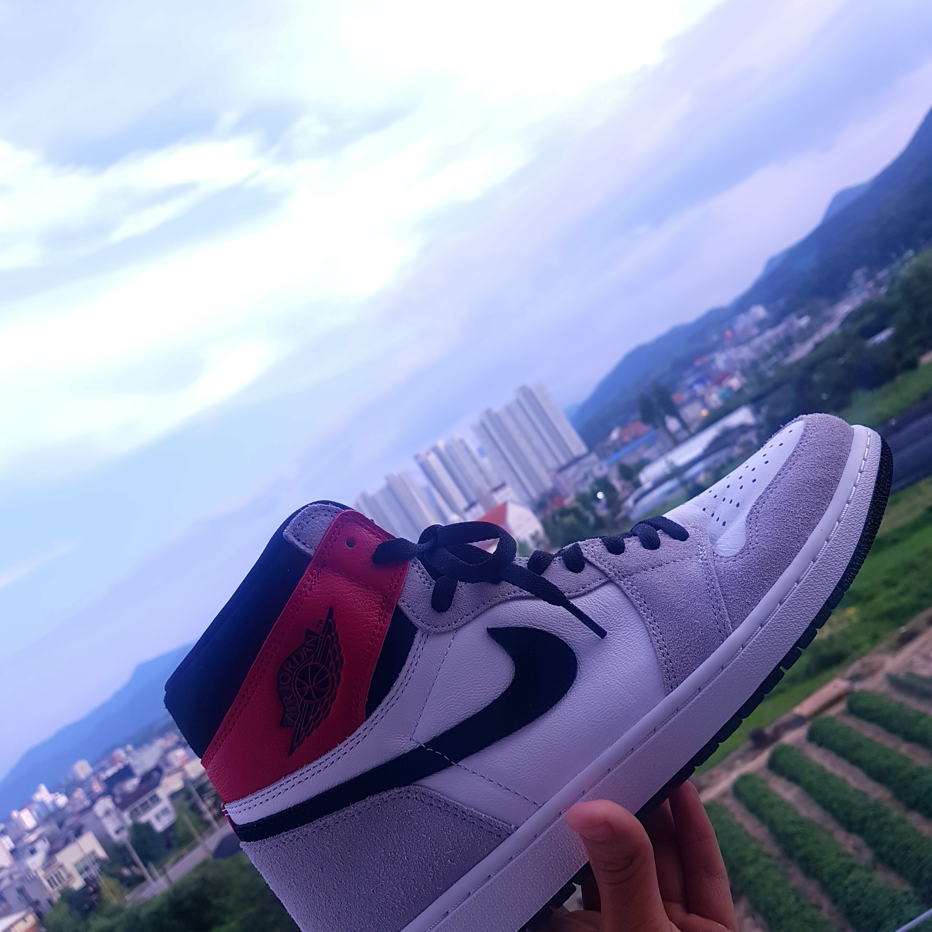 Jordan 1 Retro High OG Light Smoke Grey 착용 스타일