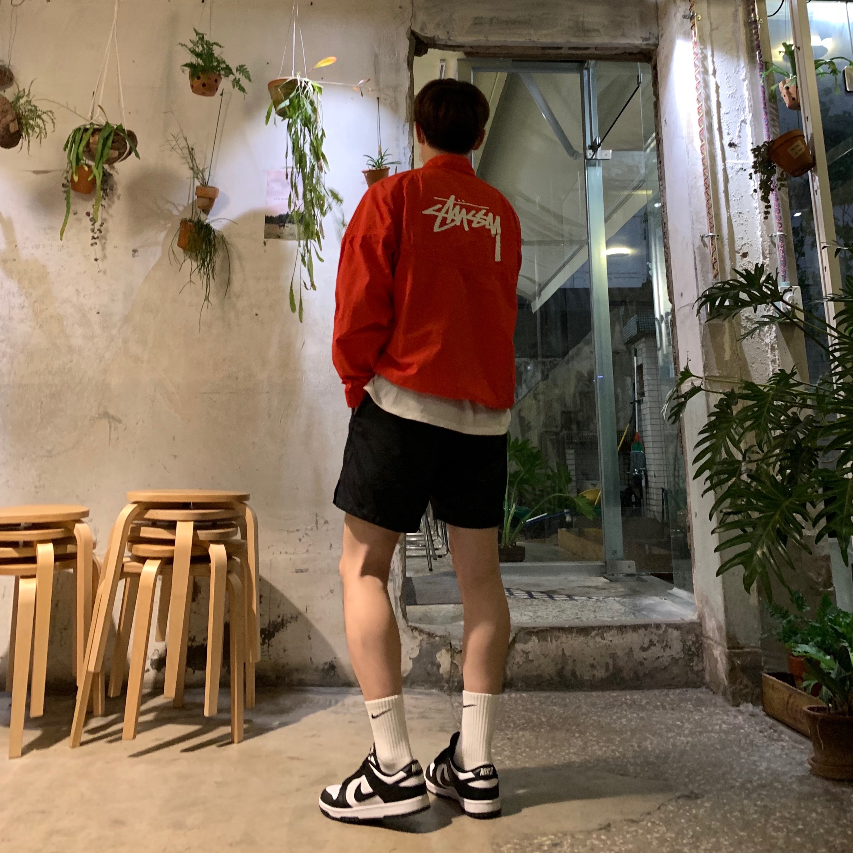 Nike x Stussy Windrunner Jacket Habanero Red, Nike Dunk Low Retro Black 착용 스타일