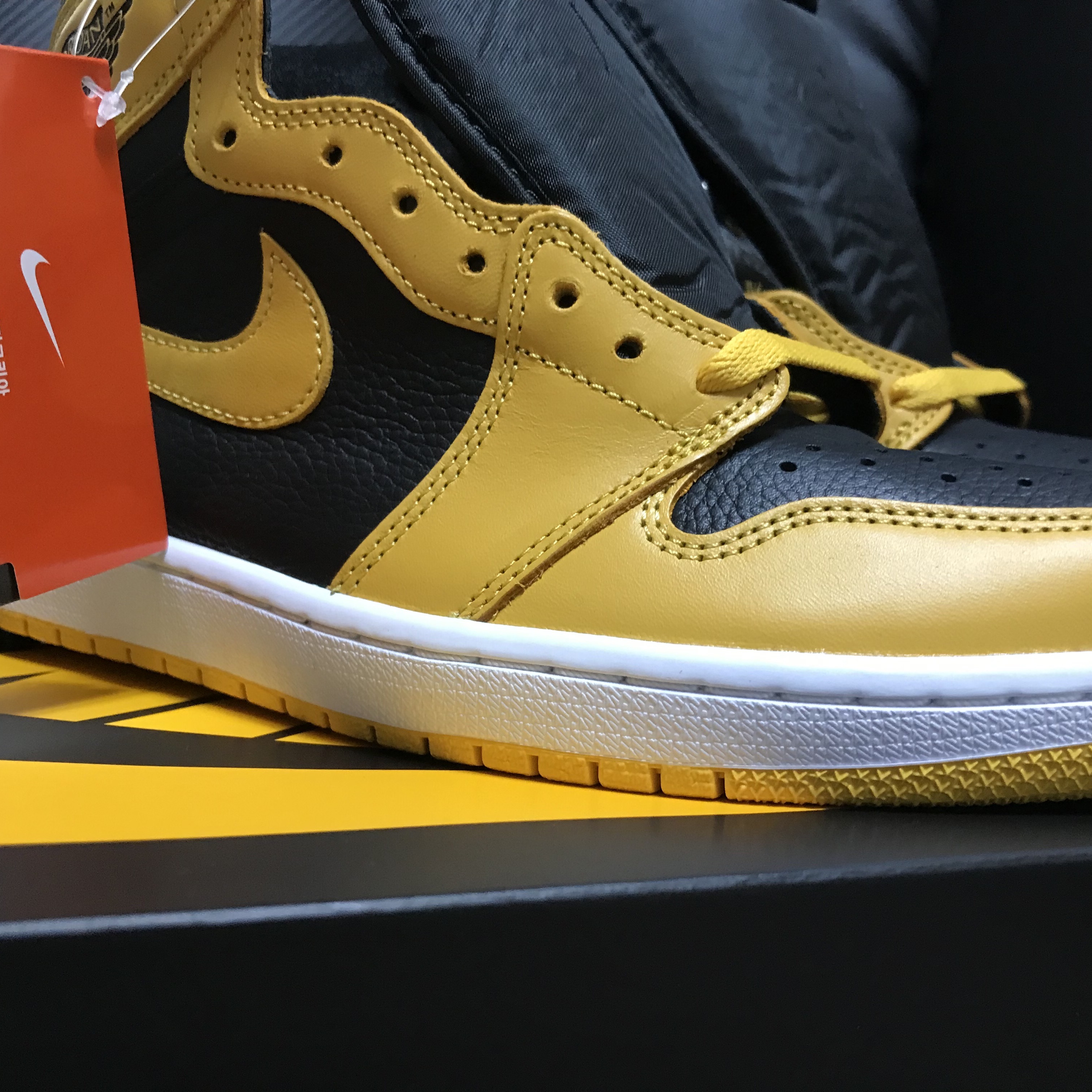 Jordan 1 Retro High OG Pollen 착용 스타일 - 1