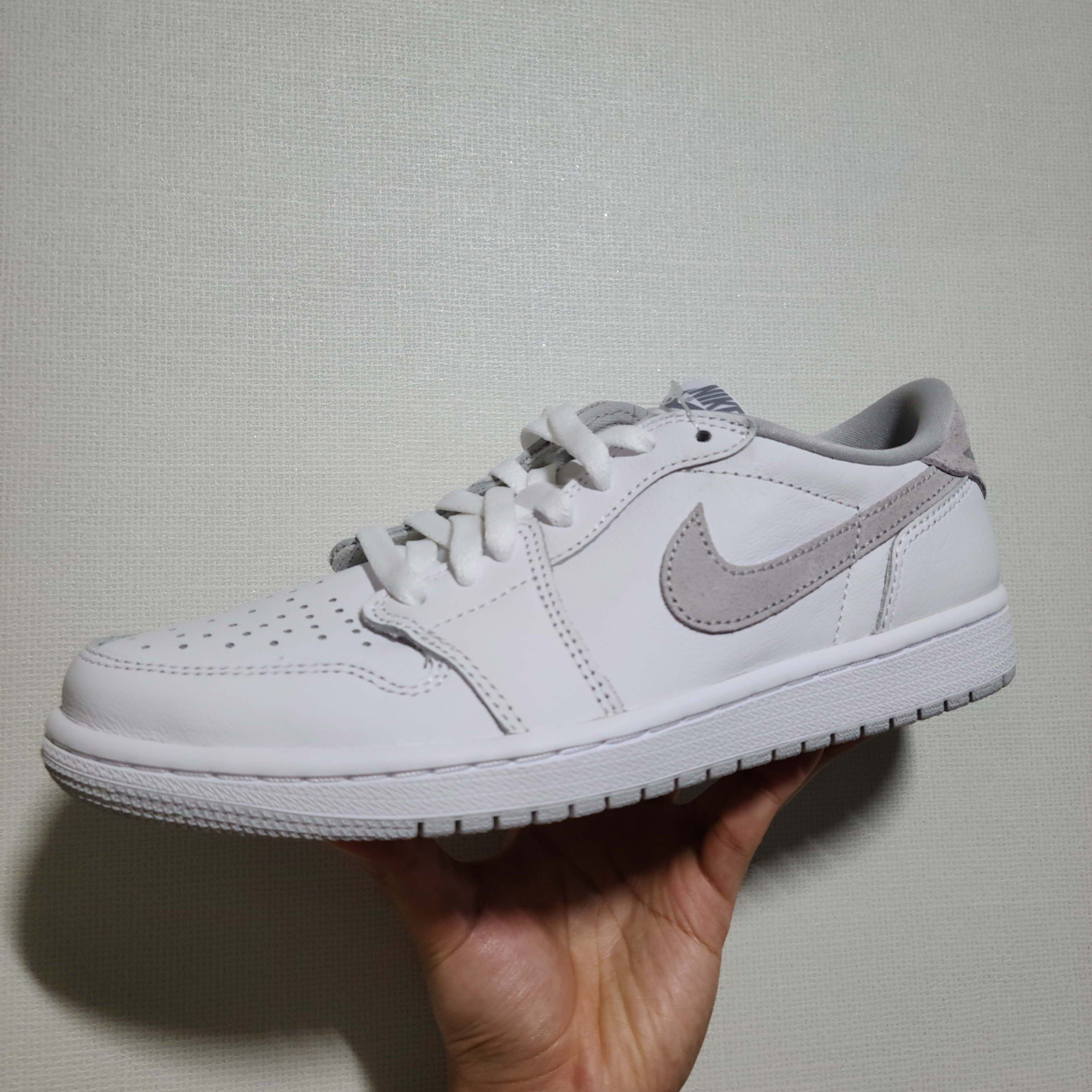 Jordan 1 Low OG Neutral Grey 착용 스타일 - 1