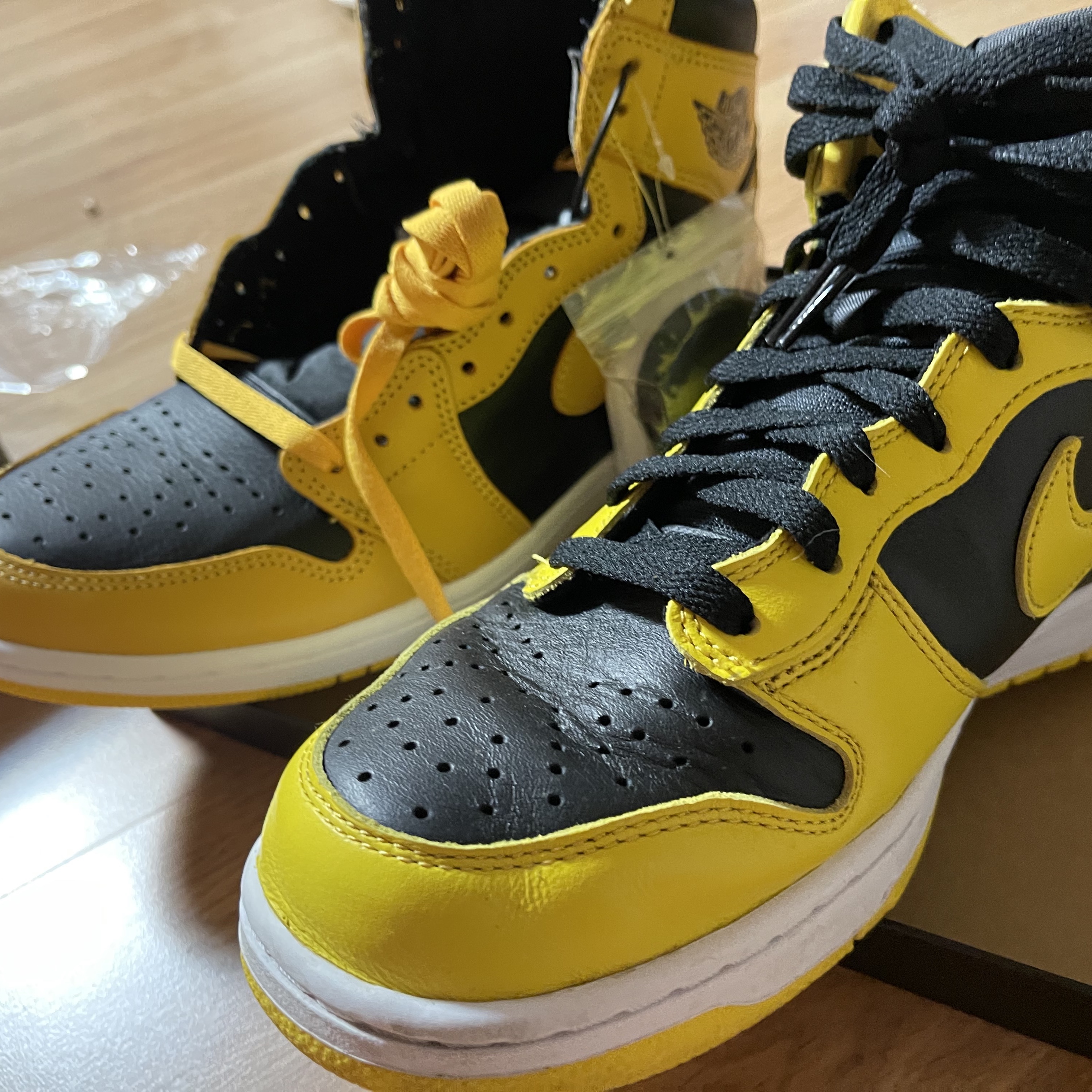 Jordan 1 Retro High OG Pollen, Nike Dunk High SP Varsity Maize 착용 스타일 - 3