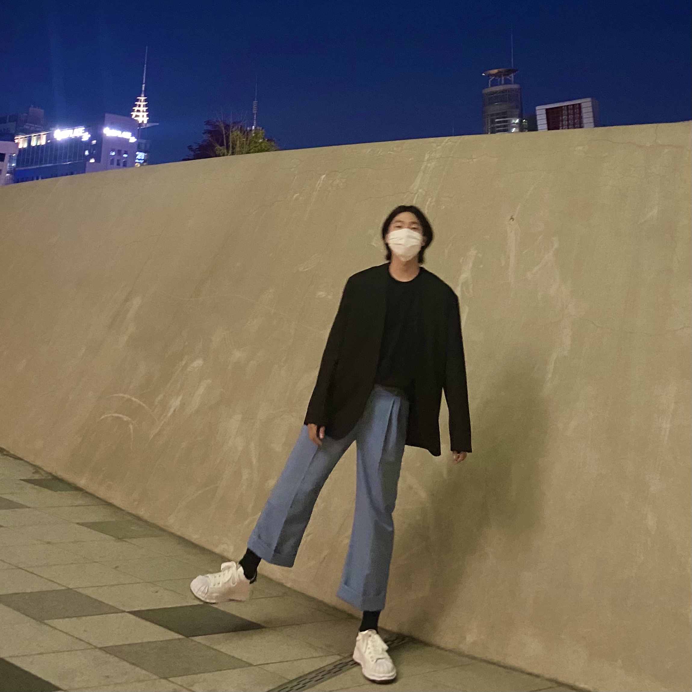 Maison Mihara Yasuhiro Blakey OG Sole Leather Low-top Sneakers White 착용 스타일 - 2