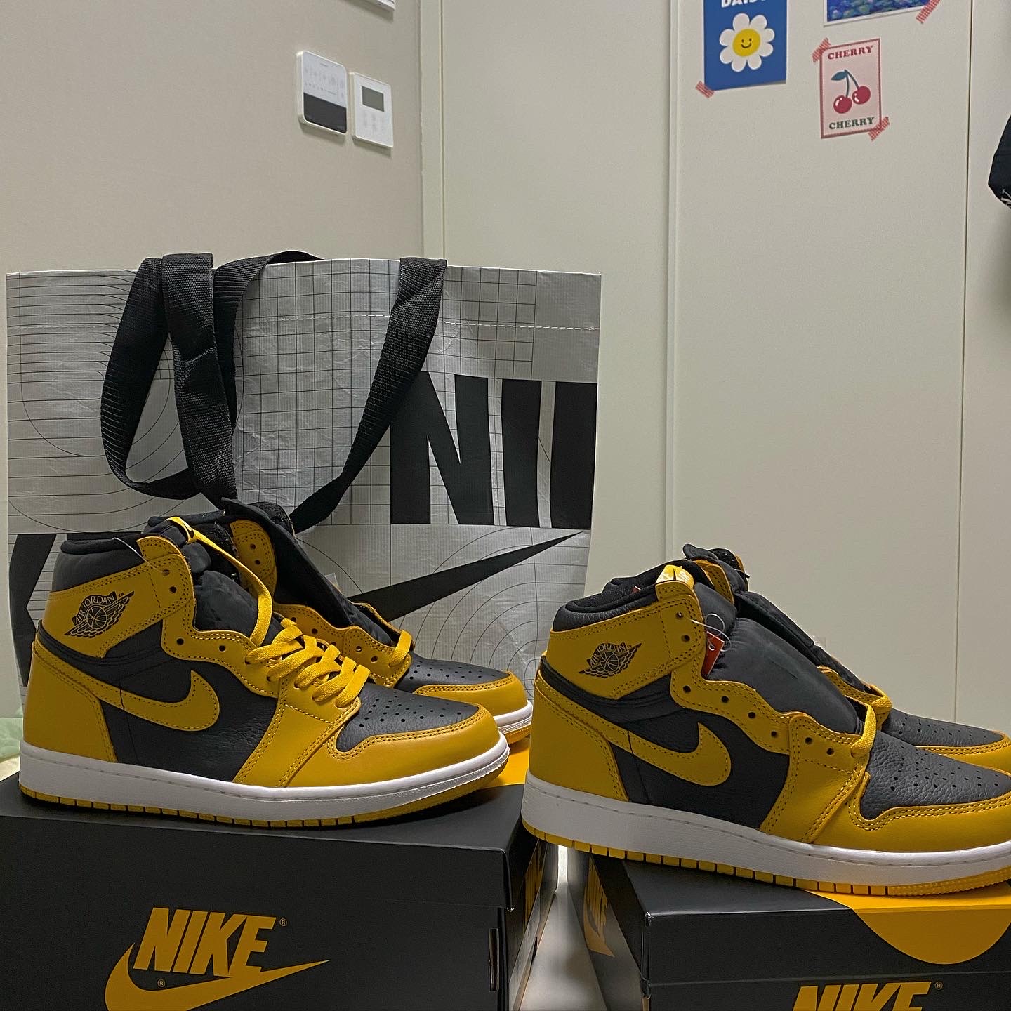 Jordan 1 Retro High OG Pollen, (GS) Jordan 1 Retro High OG Pollen 착용 스타일 - 1