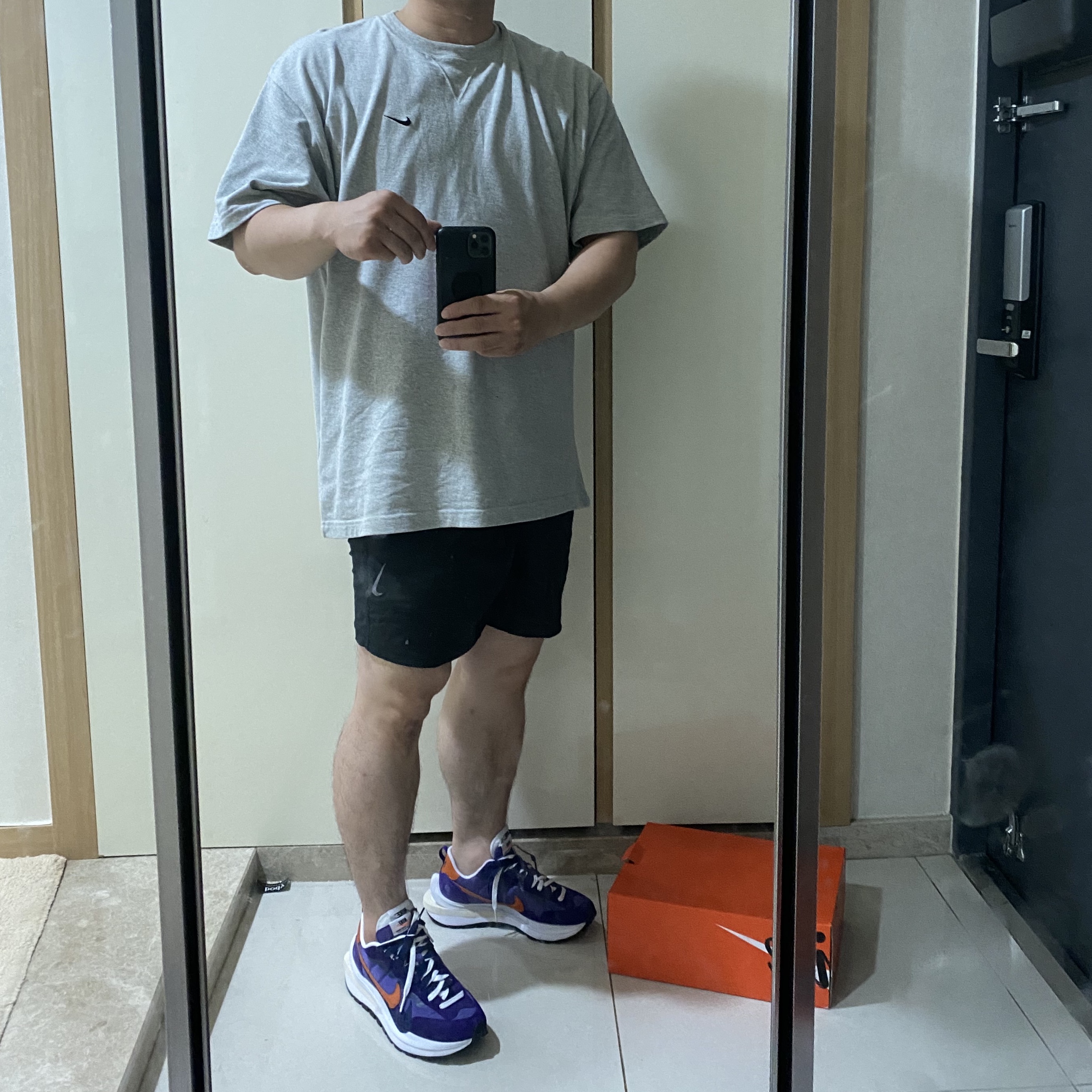 Nike x Sacai VaporWaffle Dark Iris, Nike x Kim Jones Oversized T-Shirt Grey Heather - US/EU 착용 스타일