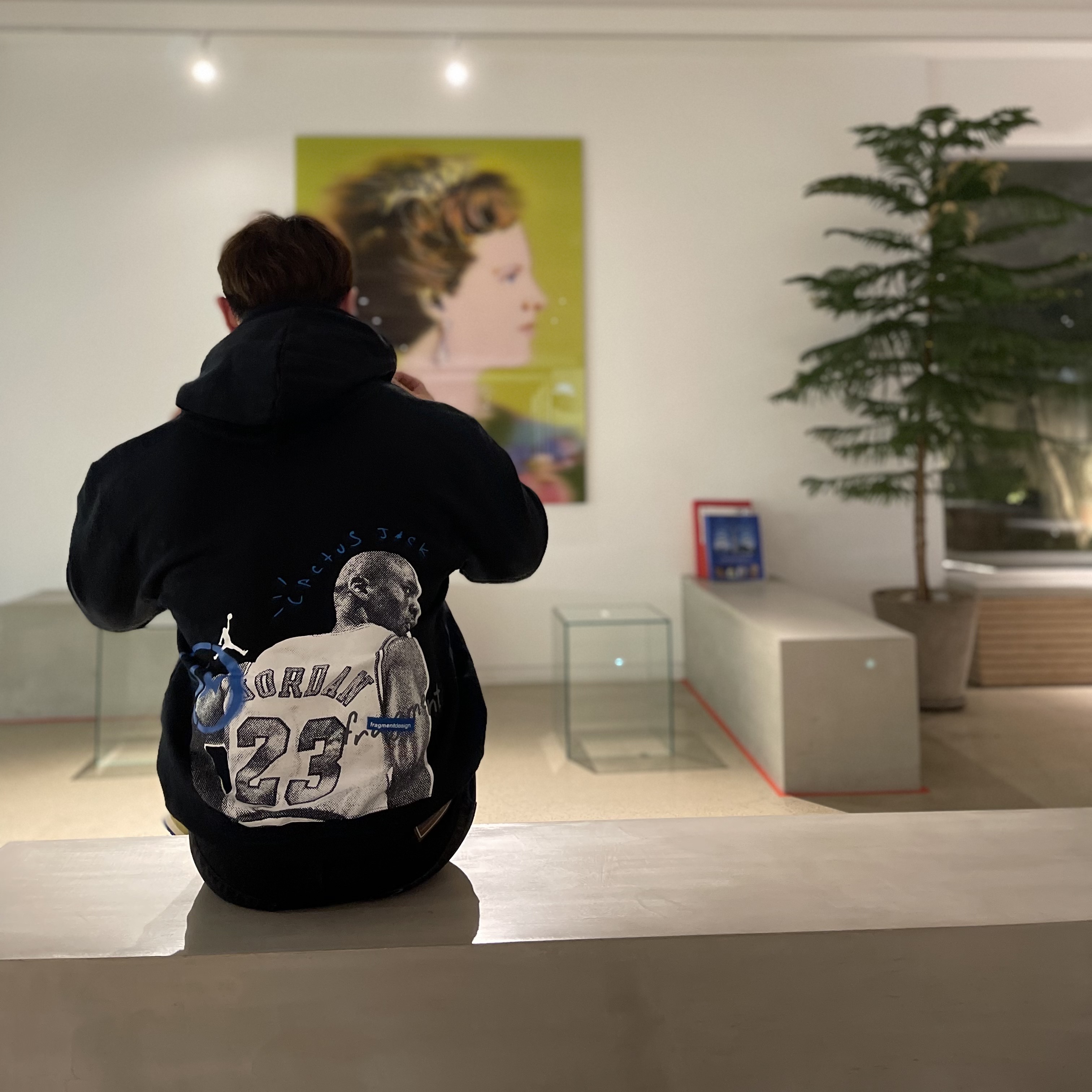 Jordan x Travis Scott x Fragment Hoodie Black (DJ0615-010), Jordan x Travis Scott x Fragment T-Shirt Sail (DJ0619-133) 착용 스타일 - 1