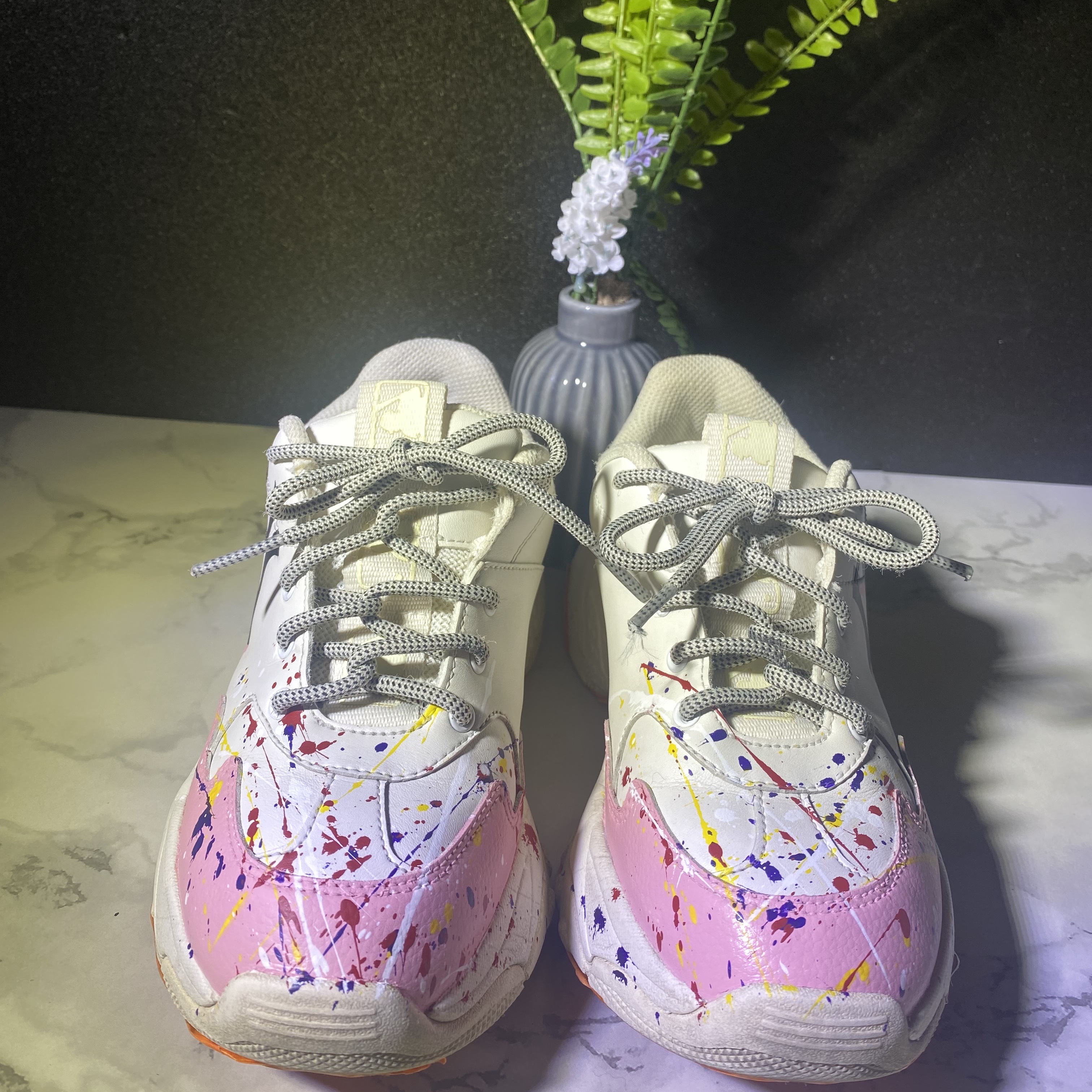Gucci Rhyton Leather Sneakers Logo 착용 스타일 - 1