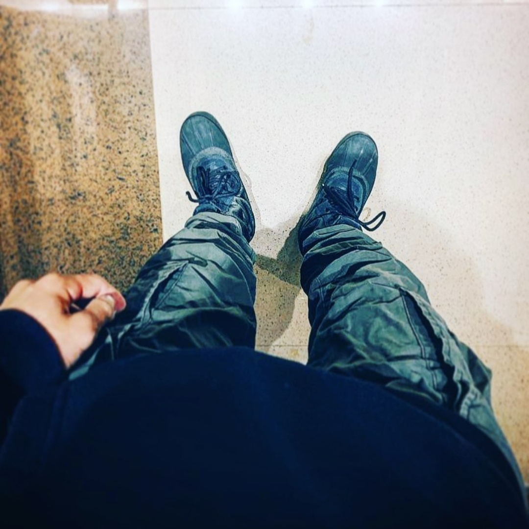Adidas Yeezy 950 Pirate Black, Adidas Yeezy 950 Chocolate 착용 스타일