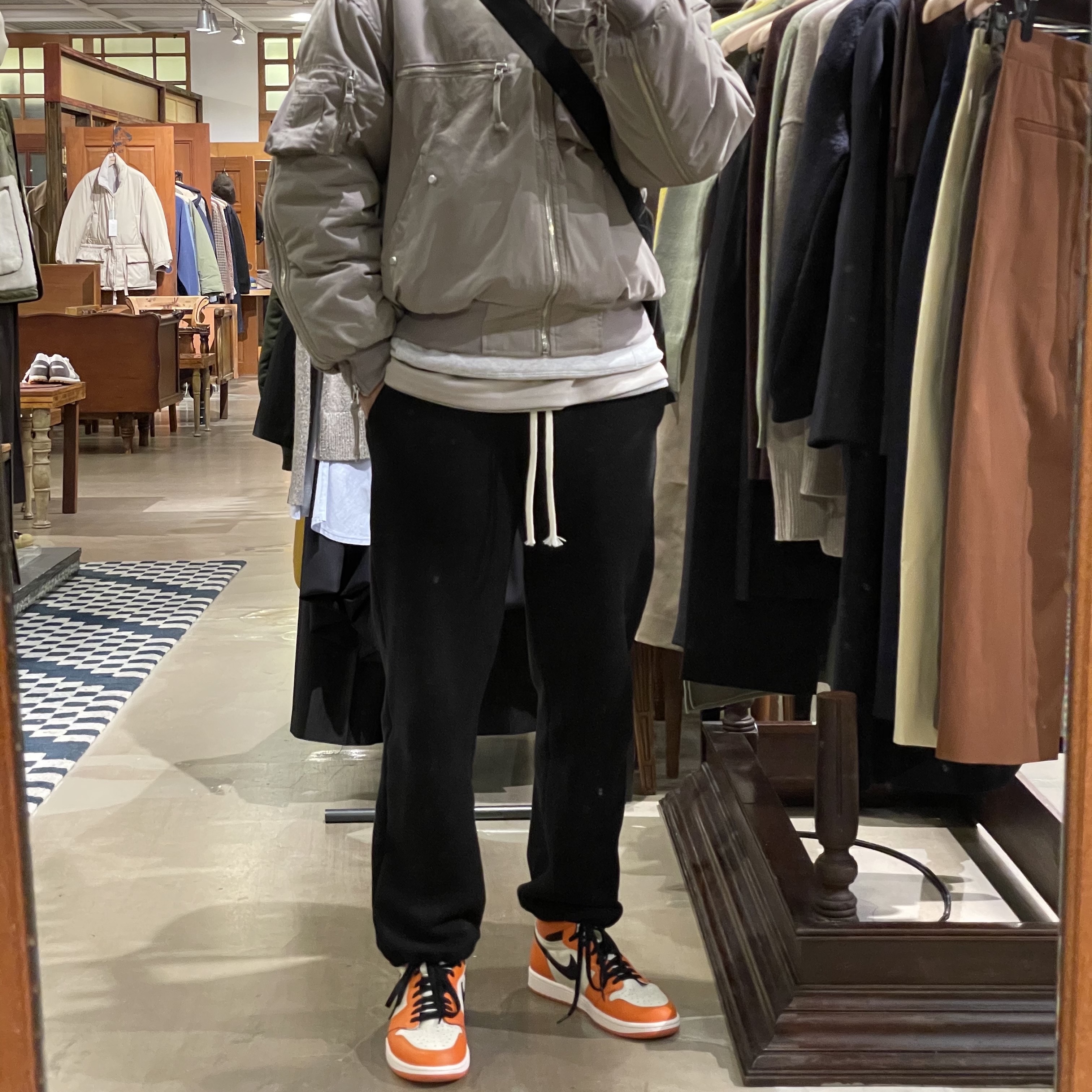 Jordan 1 Retro High OG Reverse Shattered Backboard 착용 스타일