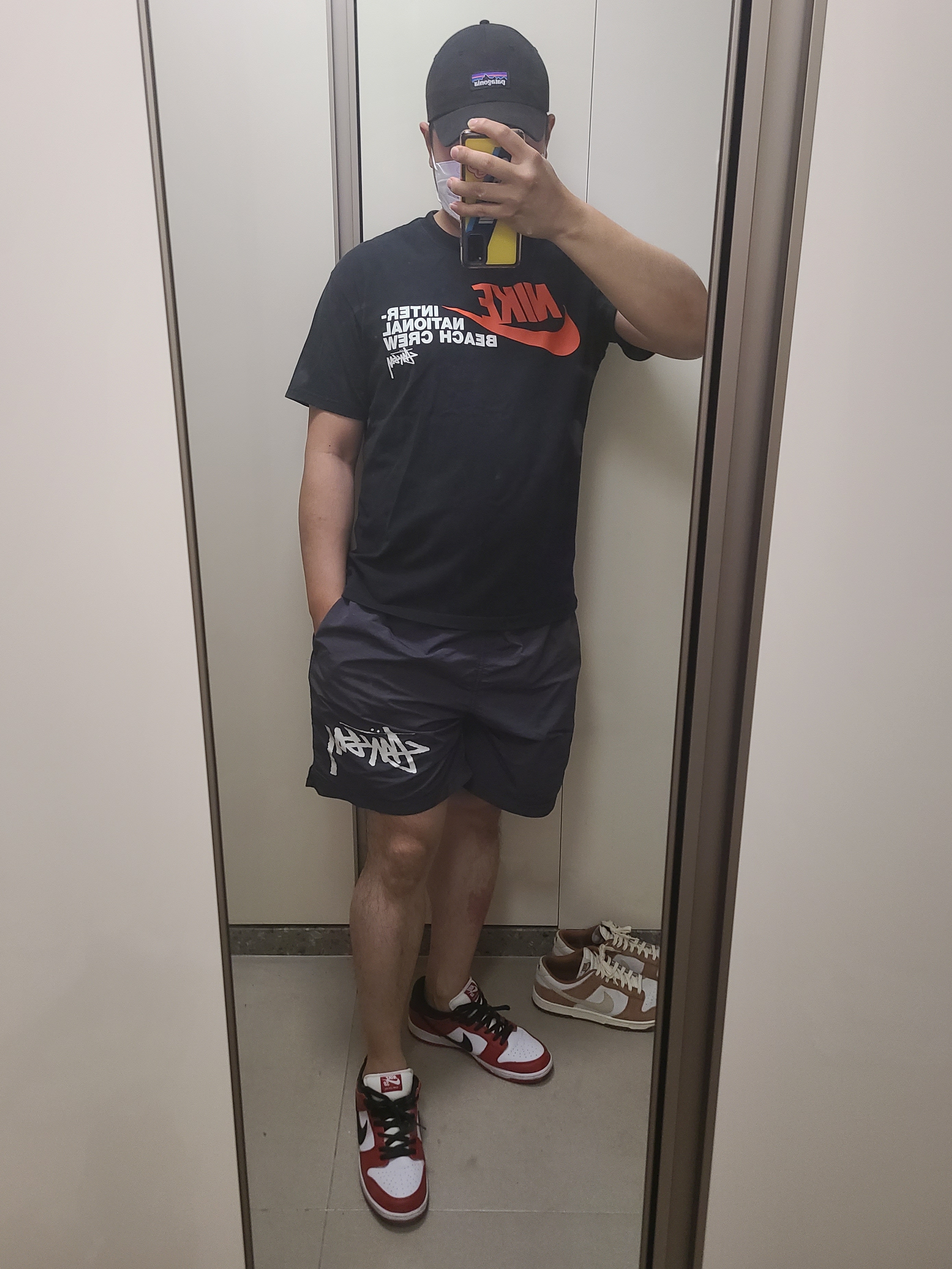 Nike SB Dunk Low Pro Chicago, Nike x Stussy Water Shorts Off Noir 착용 스타일