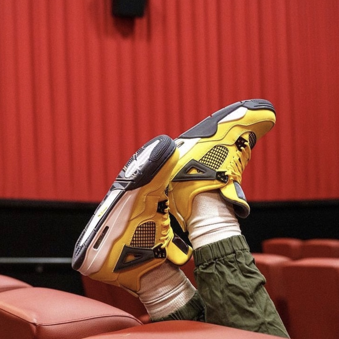 Jordan 4 Retro Tour Yellow 착용 스타일 - 3