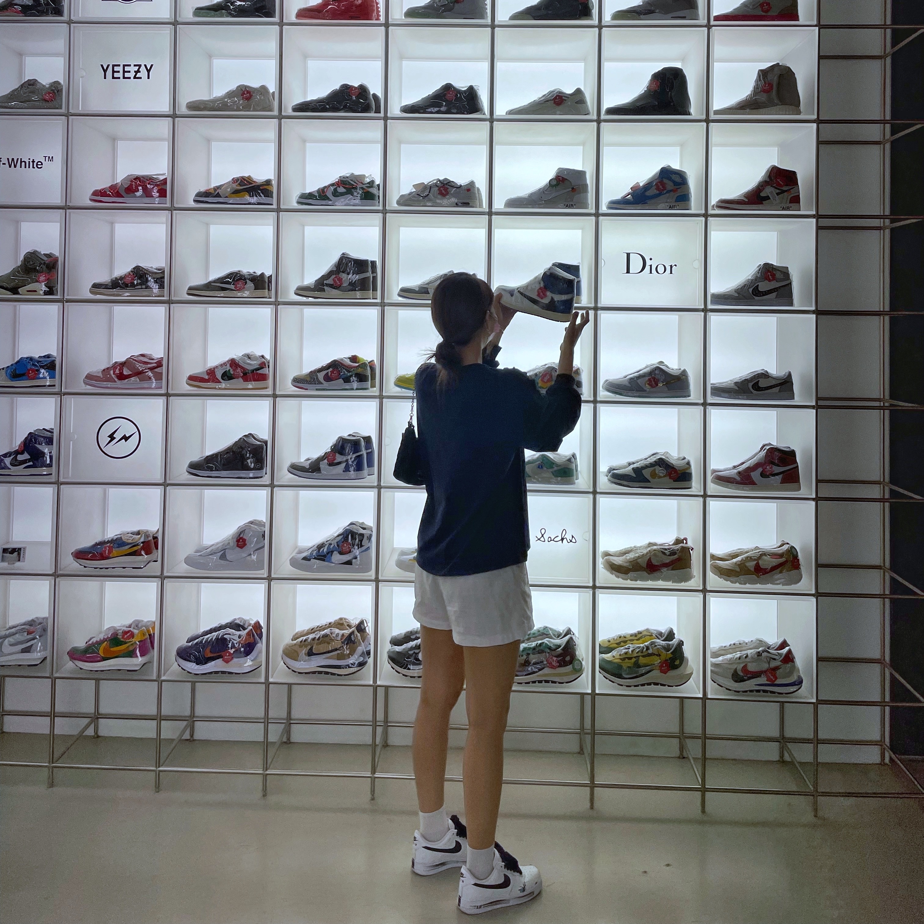 Nike x Peaceminusone Air Force 1 Low Para-Noise 2.0, Jordan 1 x Travis Scott x Fragment Retro Low OG SP Military Blue 착용 스타일 - 1