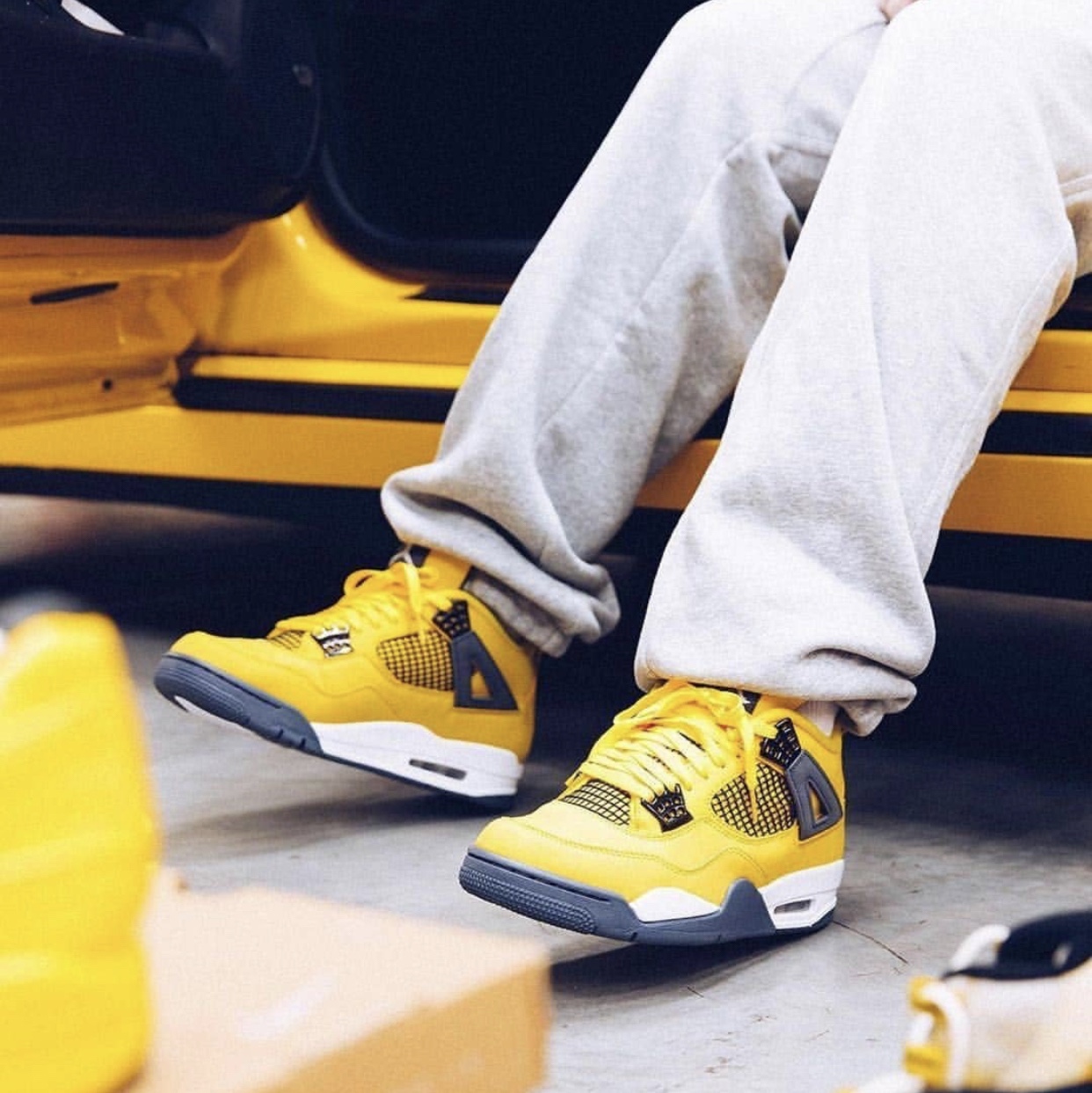 Jordan 4 Retro Tour Yellow 착용 스타일 - 1