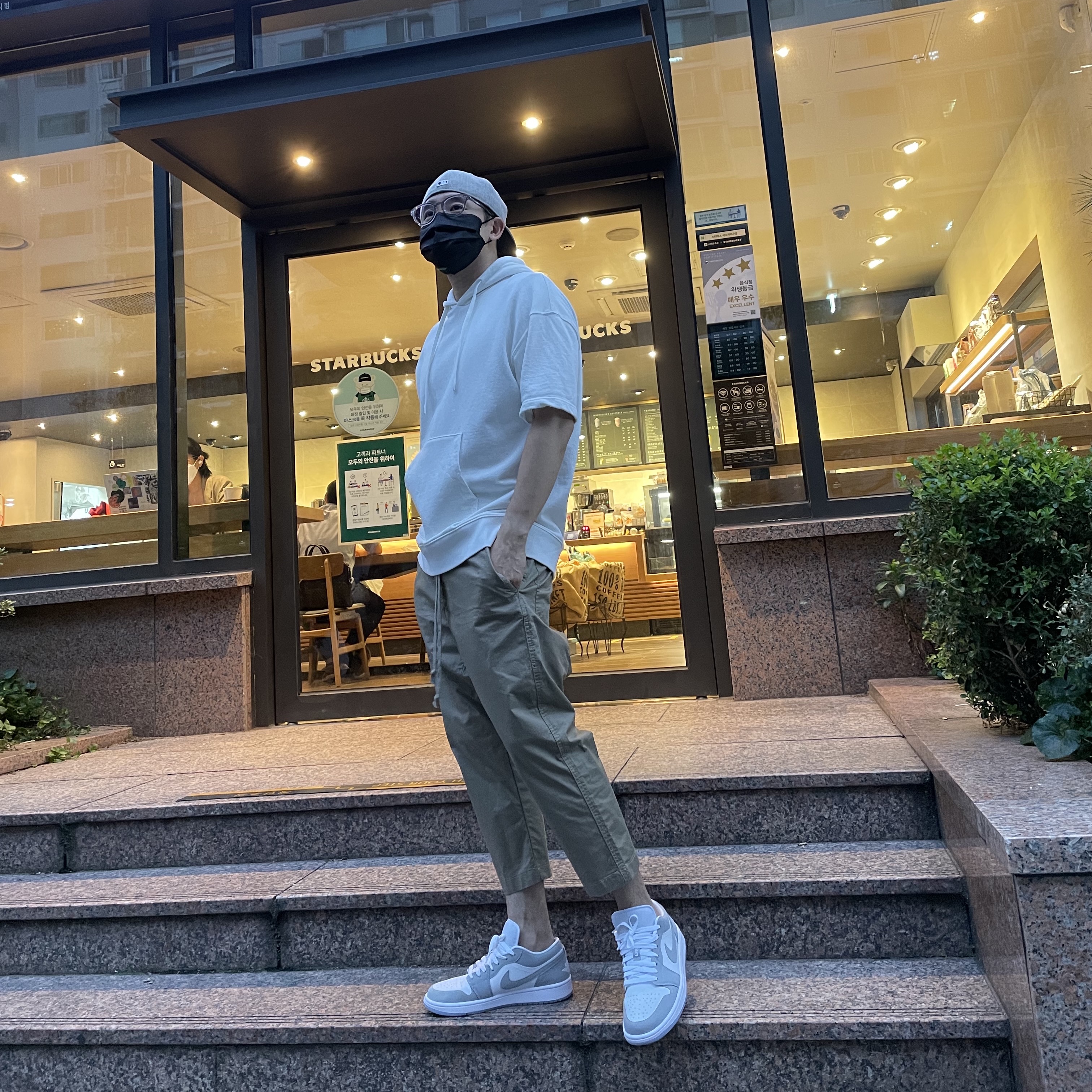 (W) Jordan 1 Low White Wolf Grey 착용 스타일 - 1