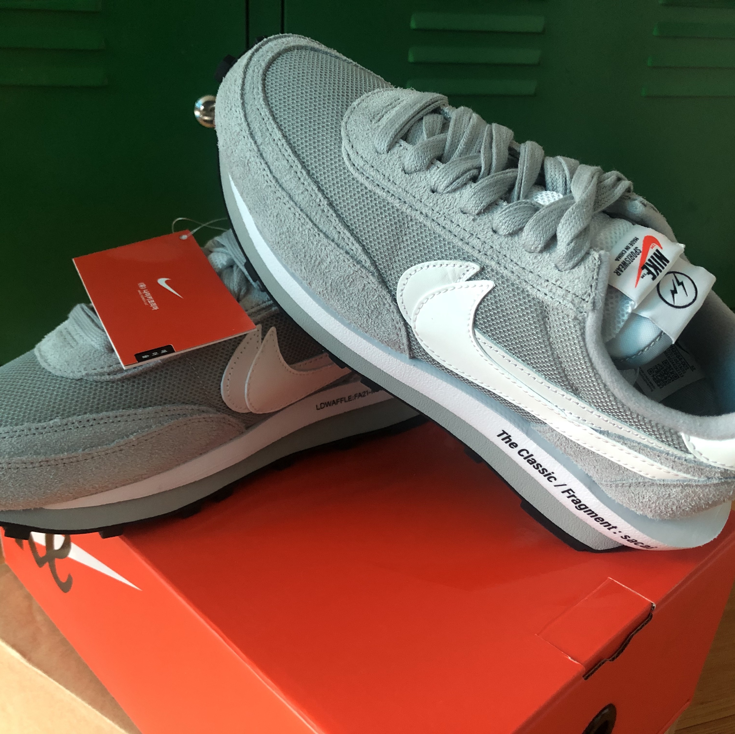 Nike x Sacai x Fragment LDWaffle Light Smoke Grey 착용 스타일 - 2