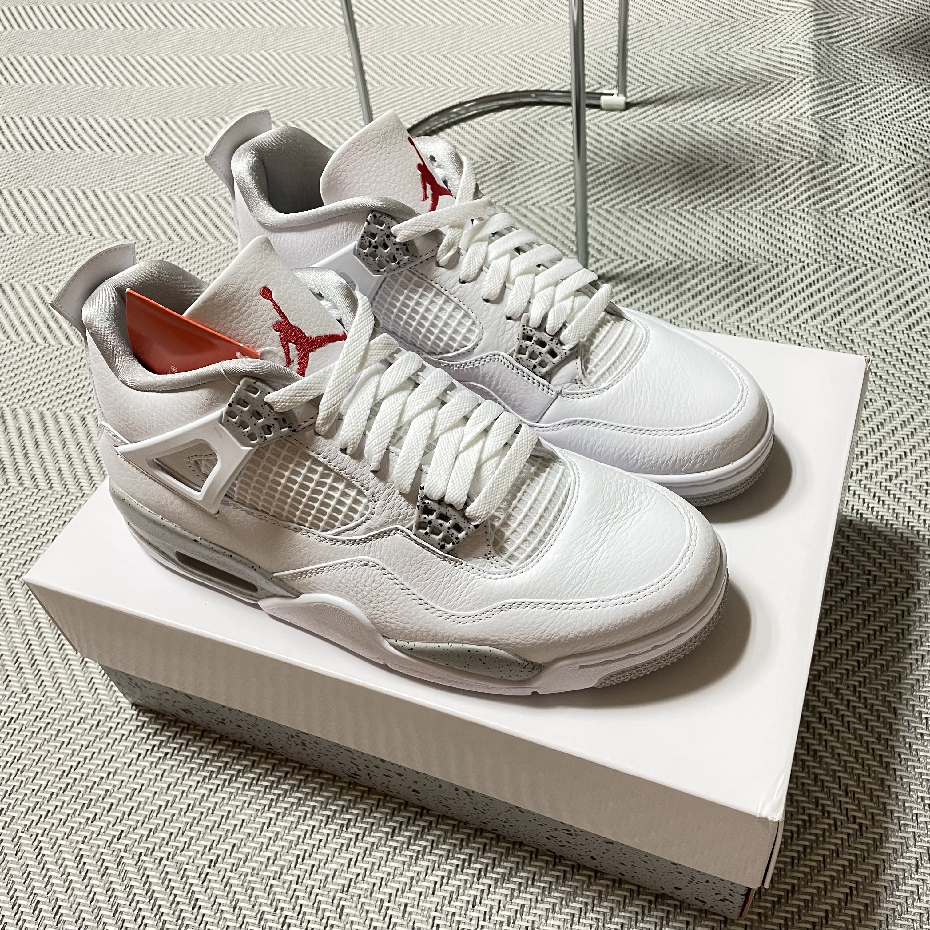 Jordan 4 Retro Tech White 착용 스타일