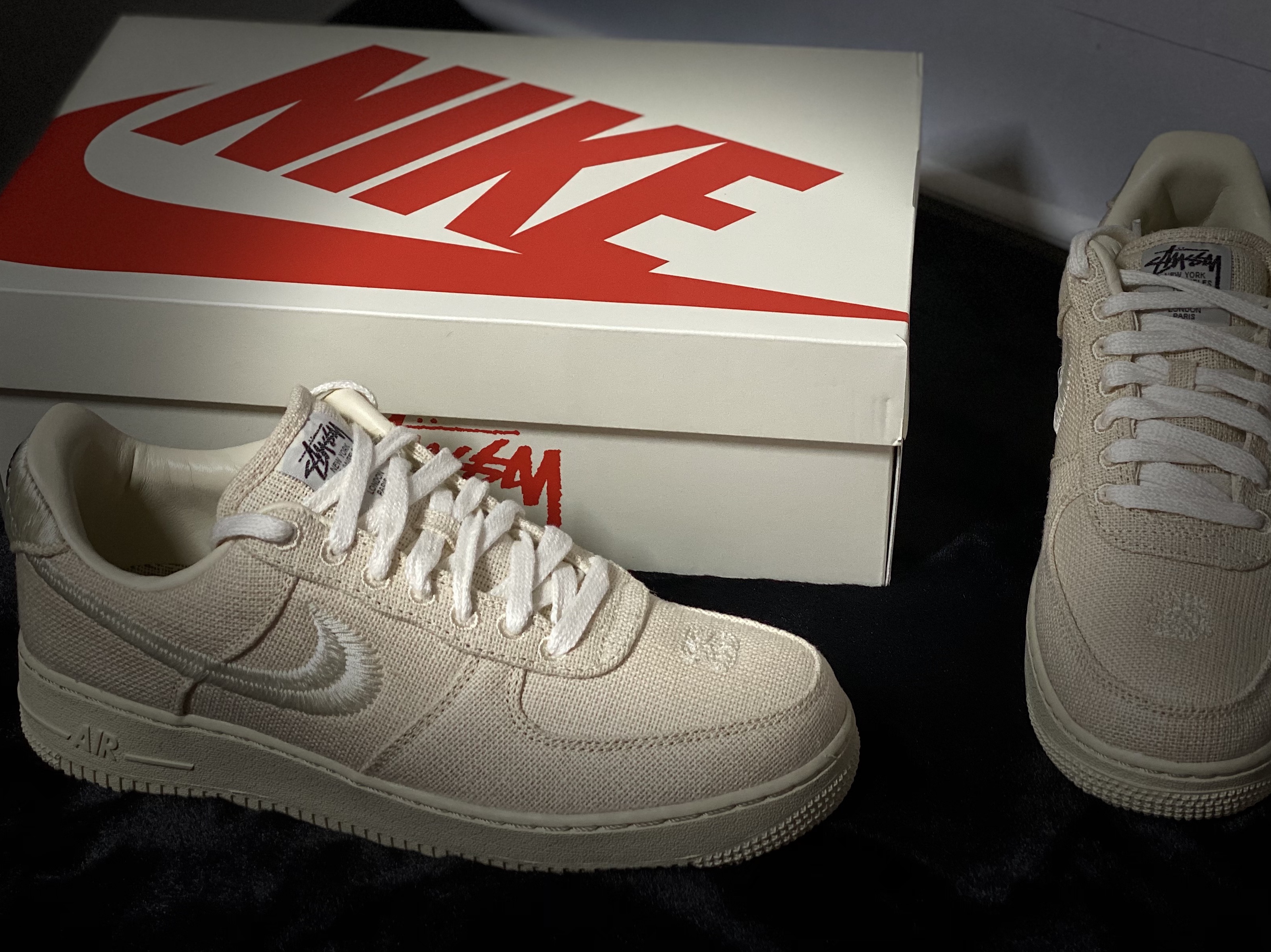 Nike x Stussy Air Force 1 Low Fossil 착용 스타일 - 4