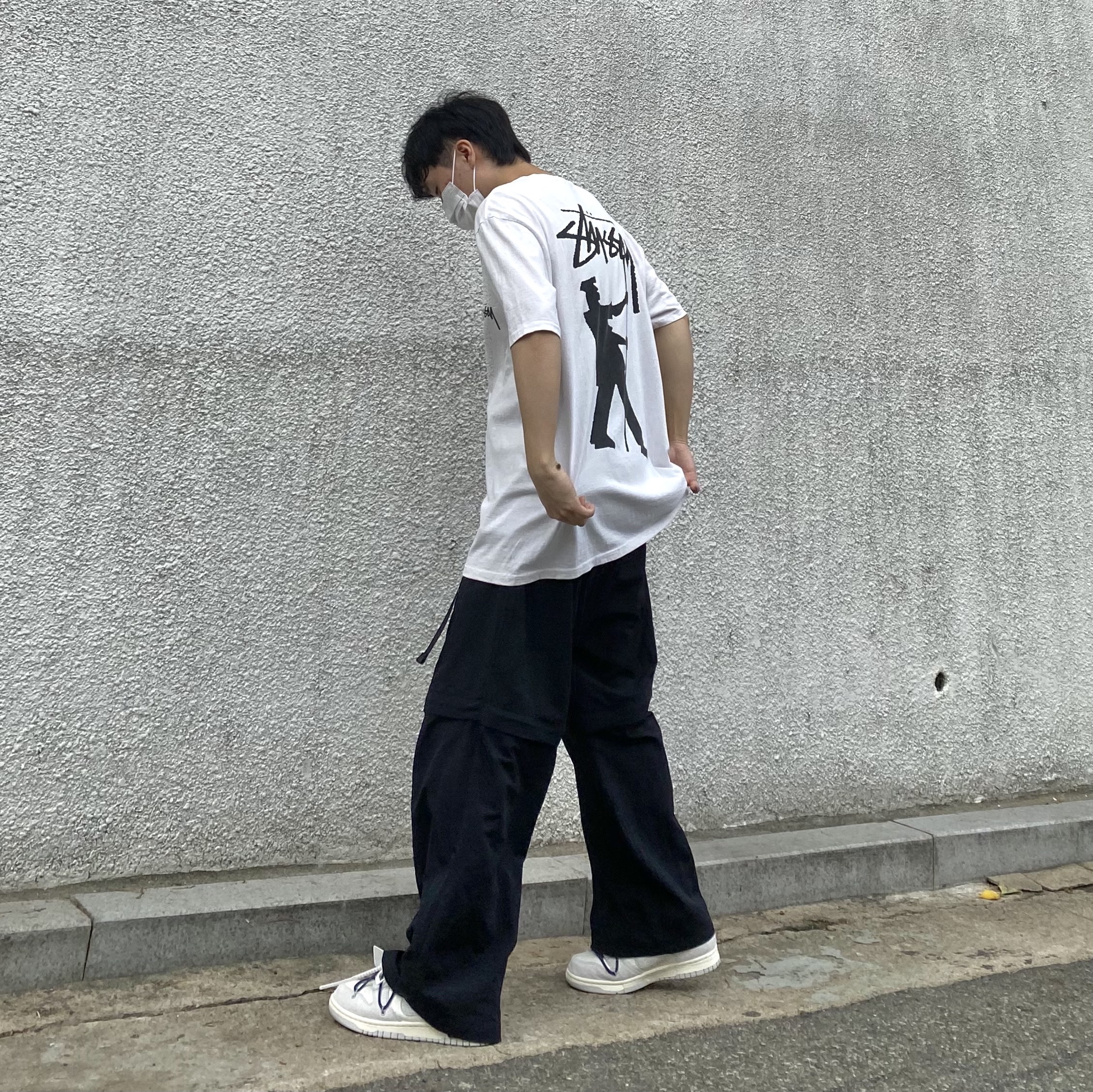 Stussy Painter Dyed T-Shirt Natural, Nike x Off-White Dunk Low The 50 - Lot 18 착용 스타일