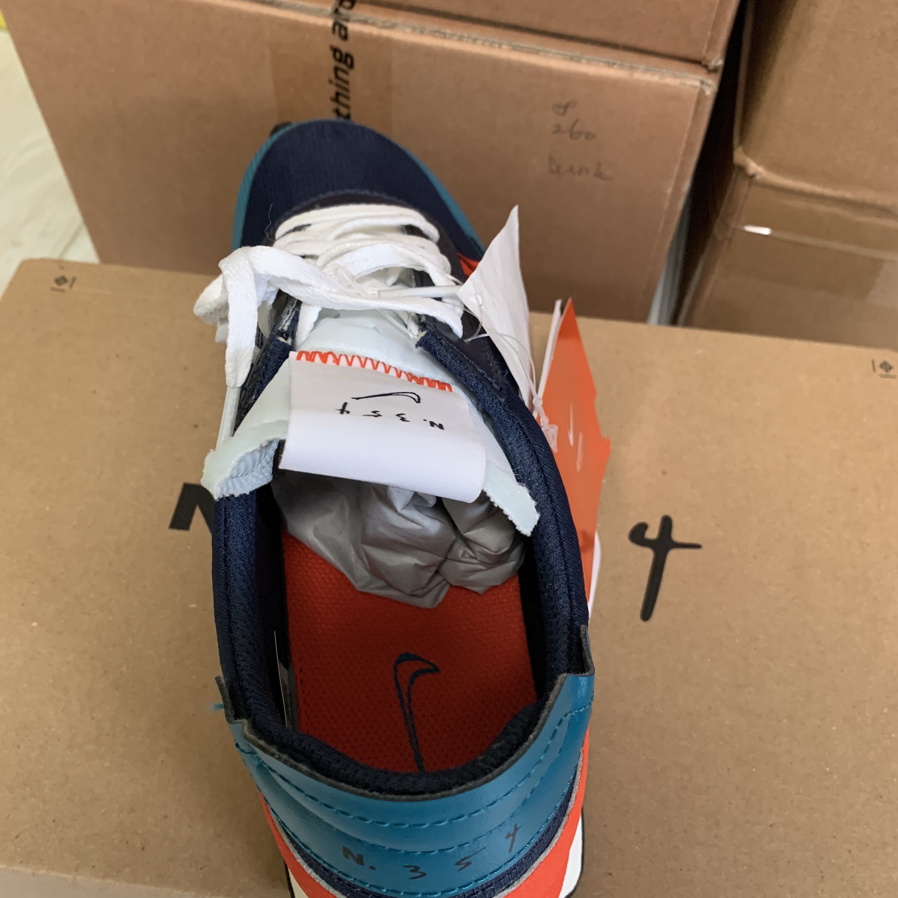 Nike Daybreak Type SE Midnight Navy Team Orange 착용 스타일 - 2