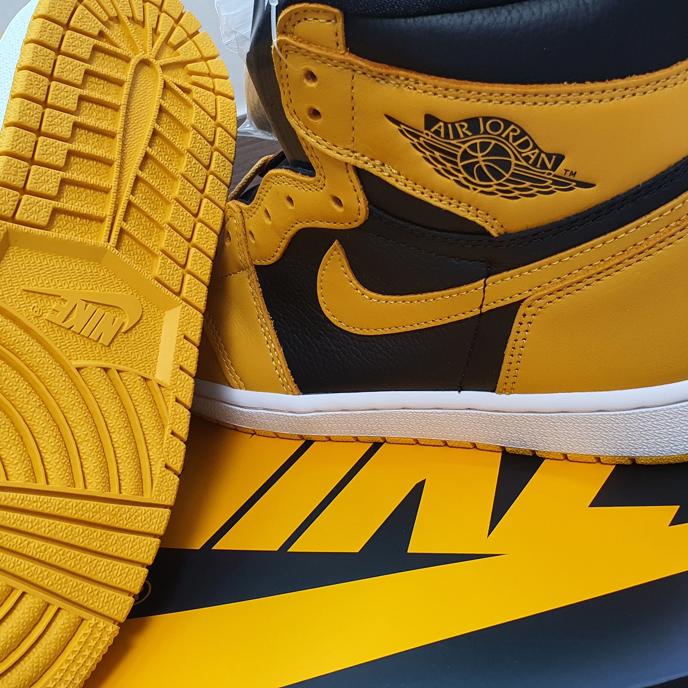 Jordan 1 Retro High OG Pollen 착용 스타일