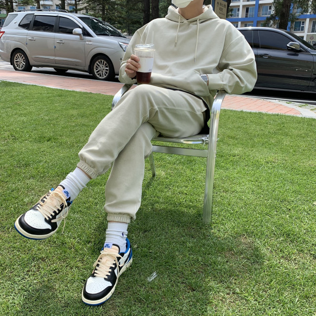 Jordan 1 x Travis Scott x Fragment Retro Low OG SP Military Blue 착용 스타일