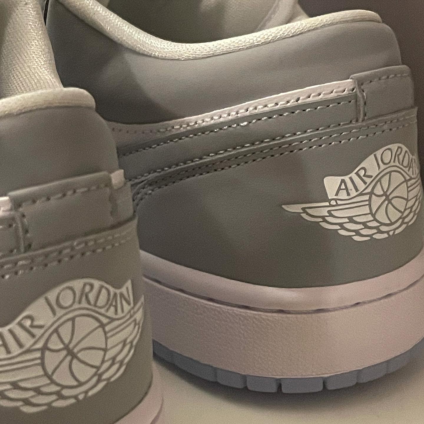 (W) Jordan 1 Low White Wolf Grey 착용 스타일 - 3