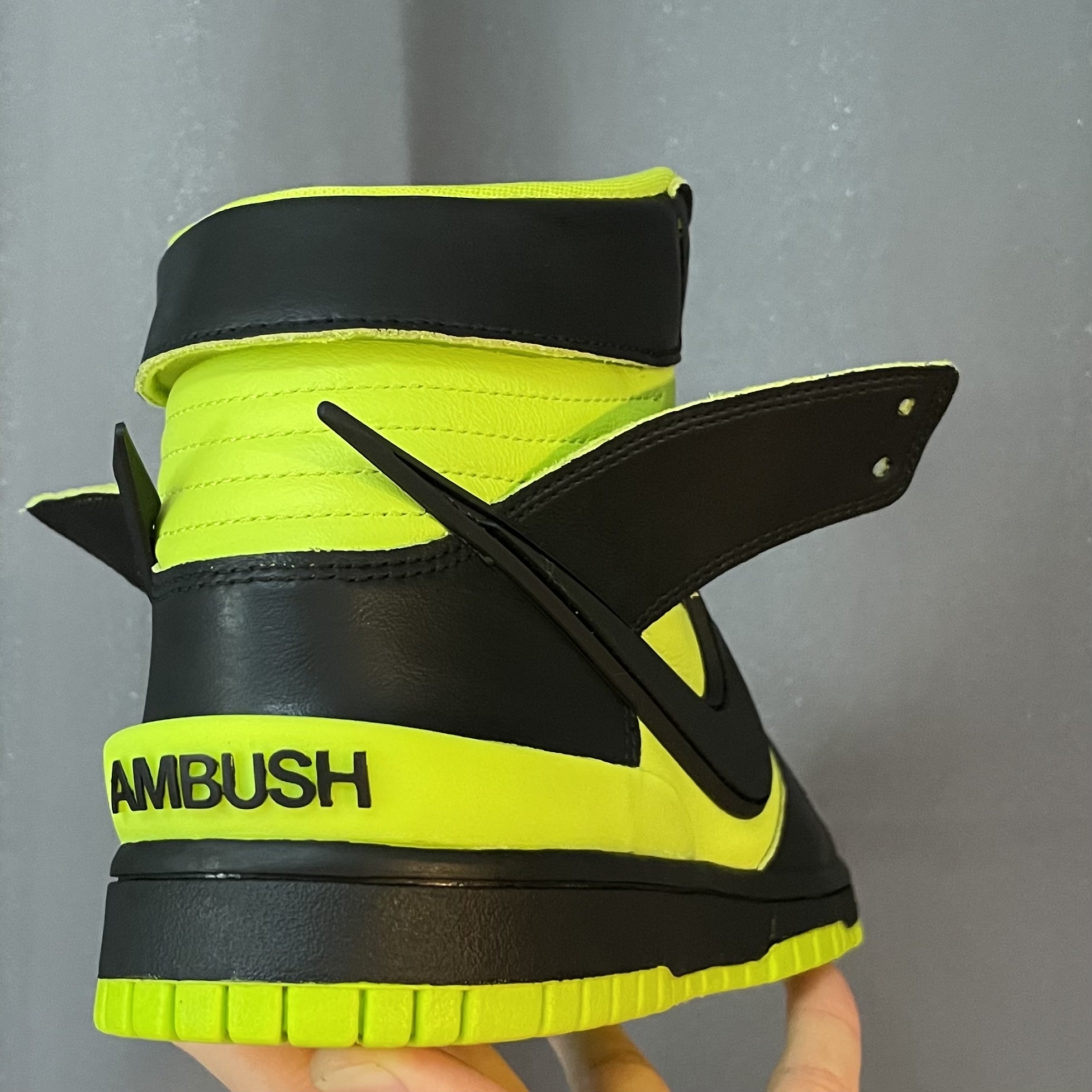 Nike x Ambush Dunk High Flash Lime 착용 스타일 - 2