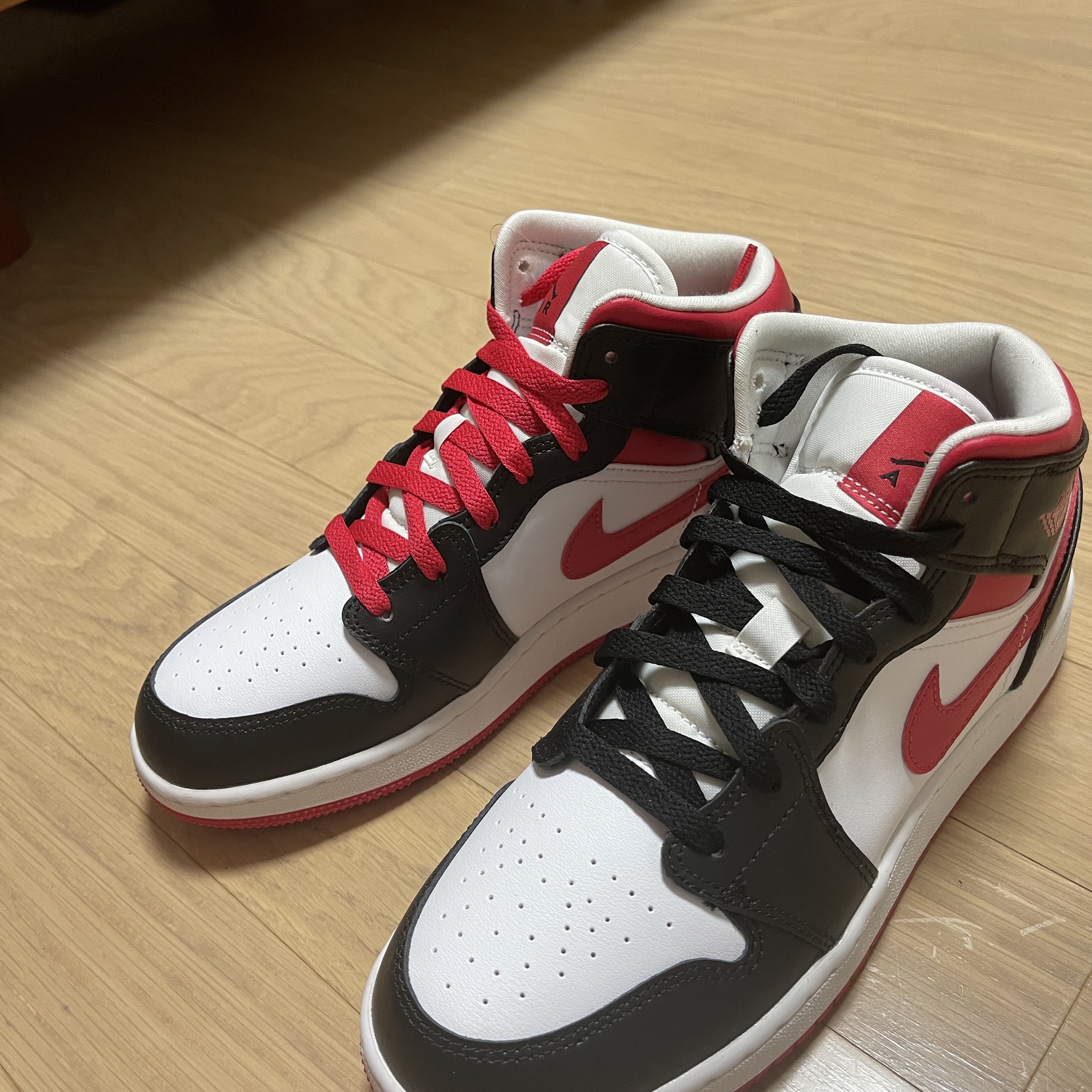 (GS) Jordan 1 Mid Very Berry  착용 스타일