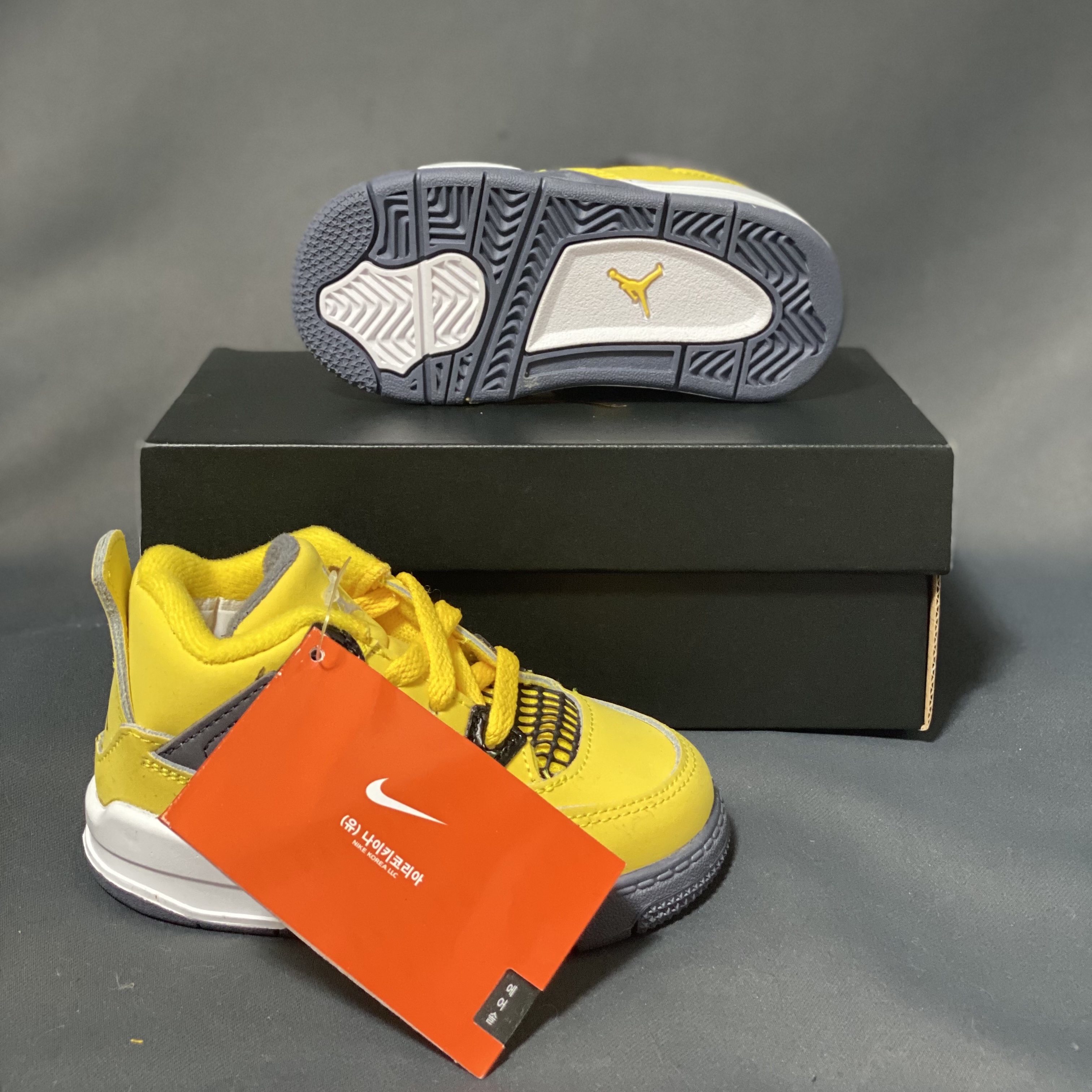 (TD) Jordan 4 Retro Tour Yellow 착용 스타일 - 4