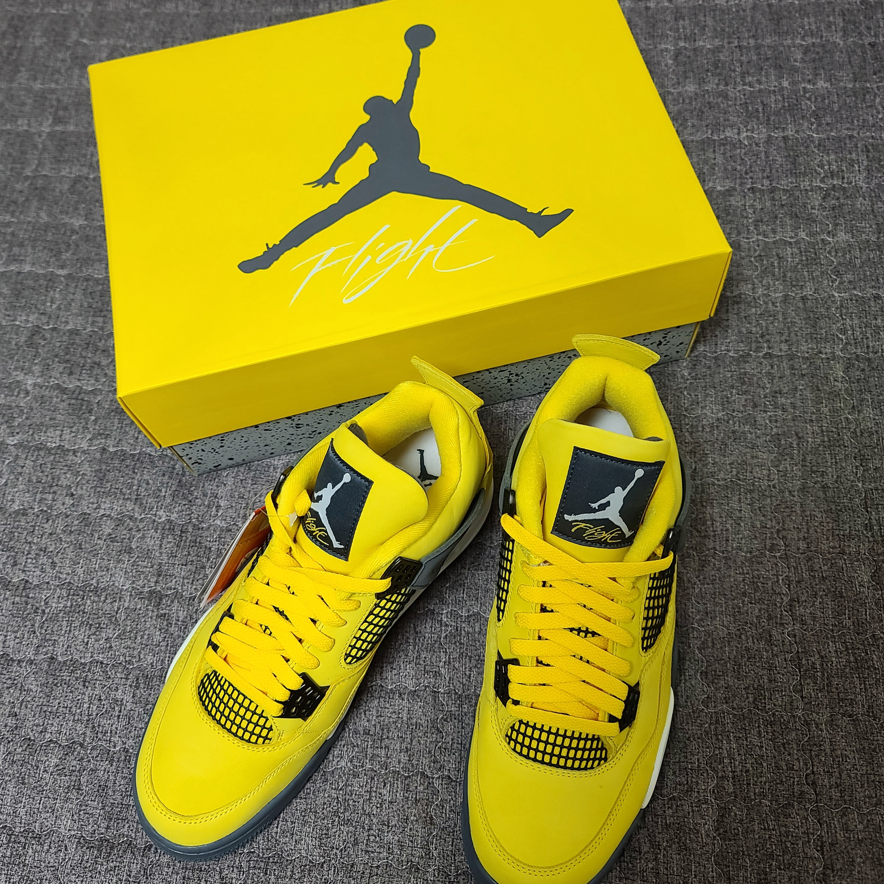 Jordan 4 Retro Tour Yellow 착용 스타일 - 1