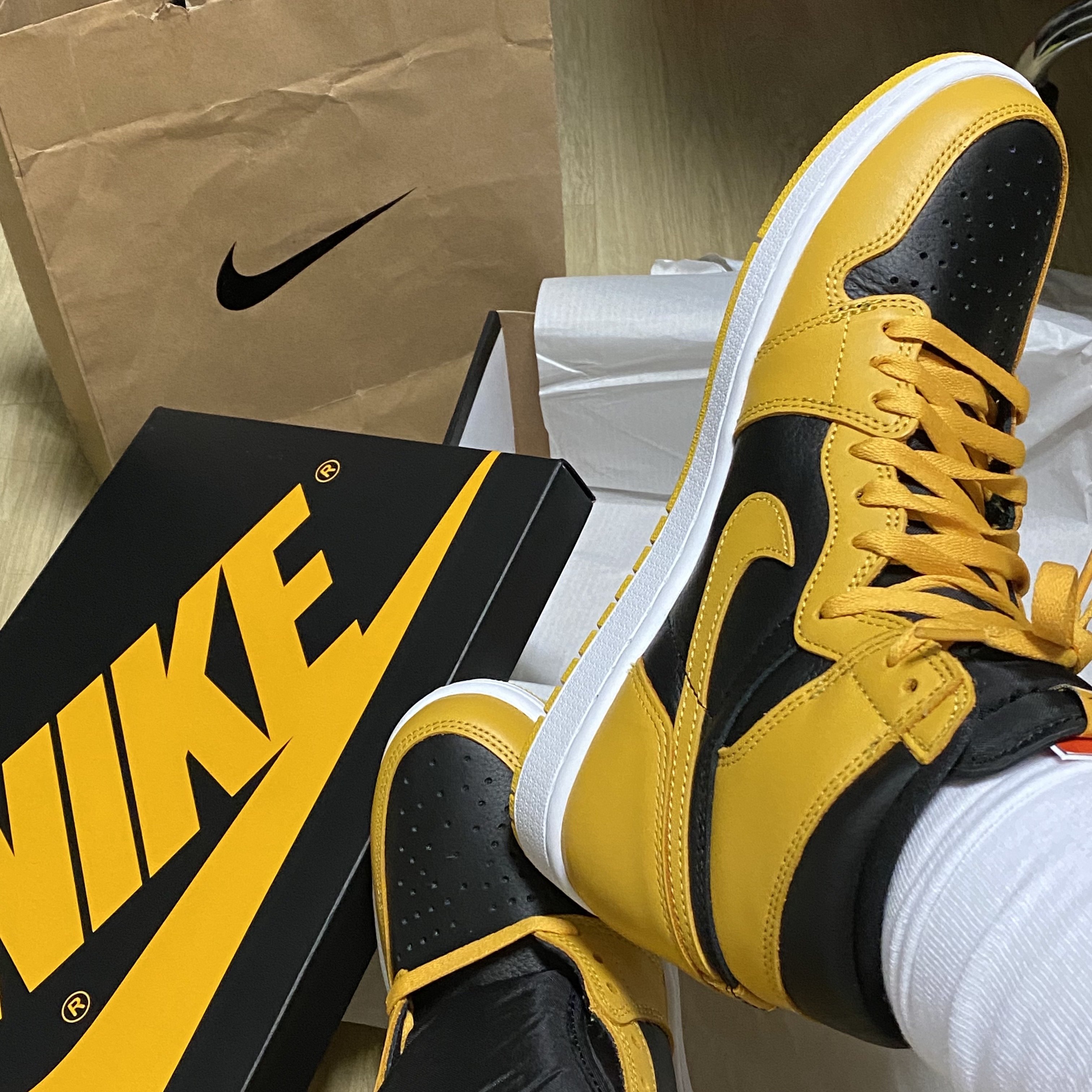 Jordan 1 Retro High OG Pollen 착용 스타일 - 1