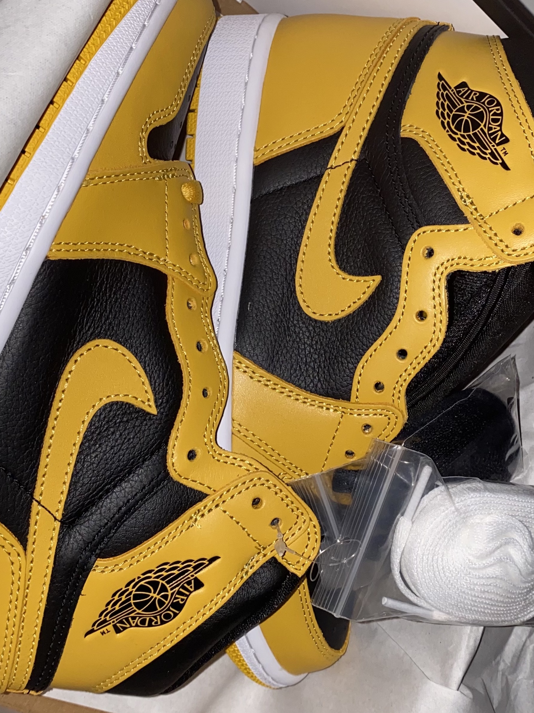 Jordan 1 Retro High OG Pollen 착용 스타일 - 1