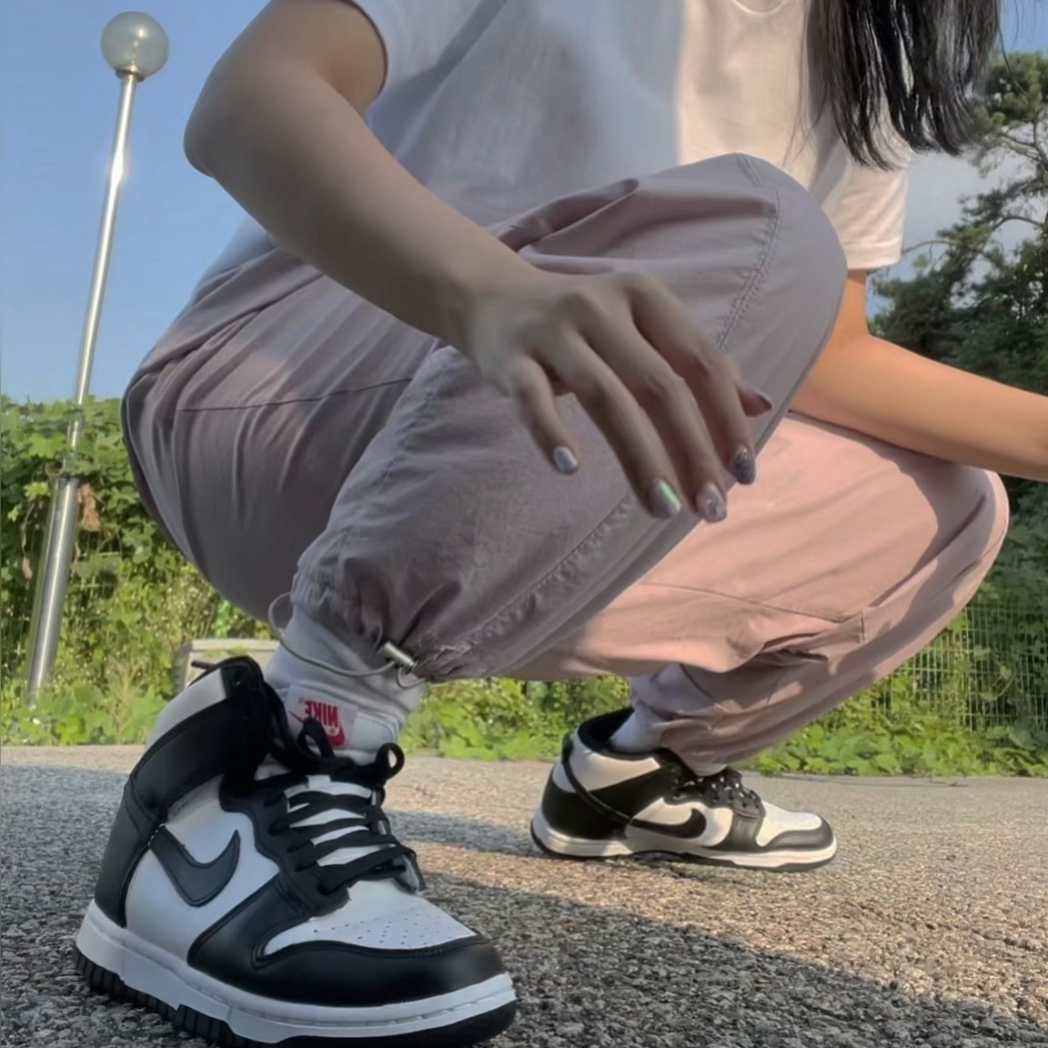 (W) Nike Dunk High Black and White 착용 스타일 - 3