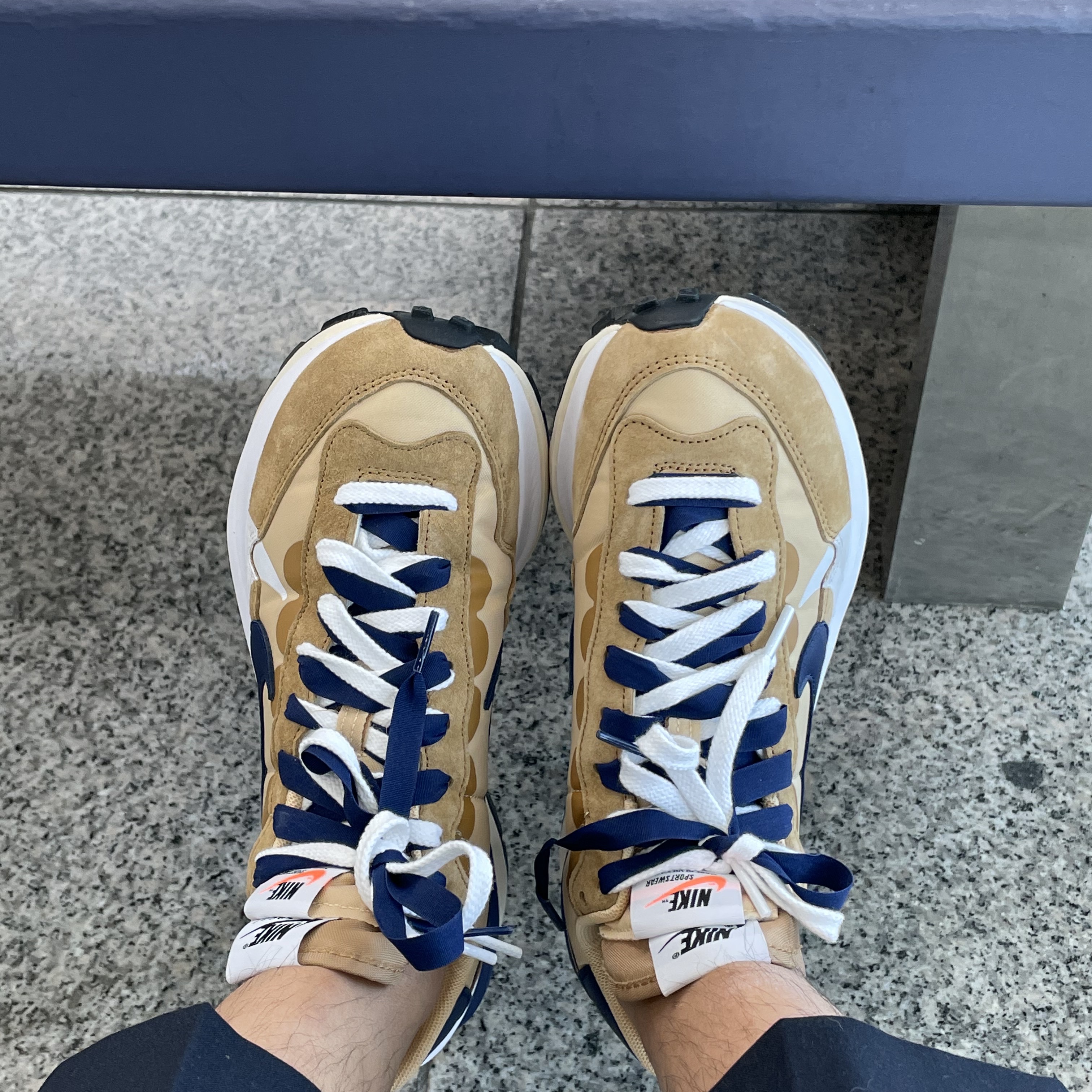 Nike x Sacai x Fragment LDWaffle Blackened Blue, (W) Nike x Off-White Vapor Street Tour Yellow 착용 스타일 - 3