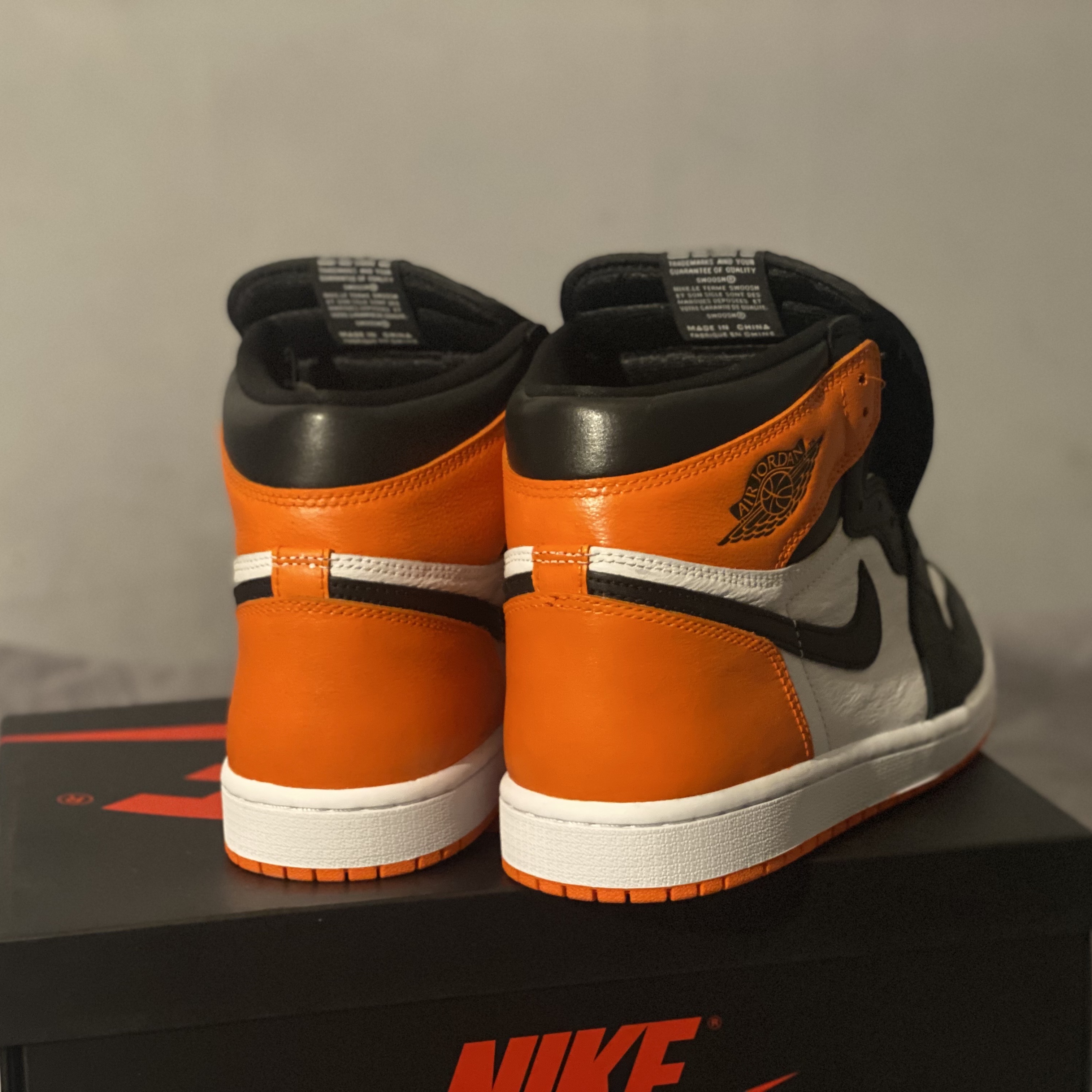 Jordan 1 Retro High OG Electro Orange, (GS) Jordan 1 Retro High OG Electro Orange 착용 스타일 - 4