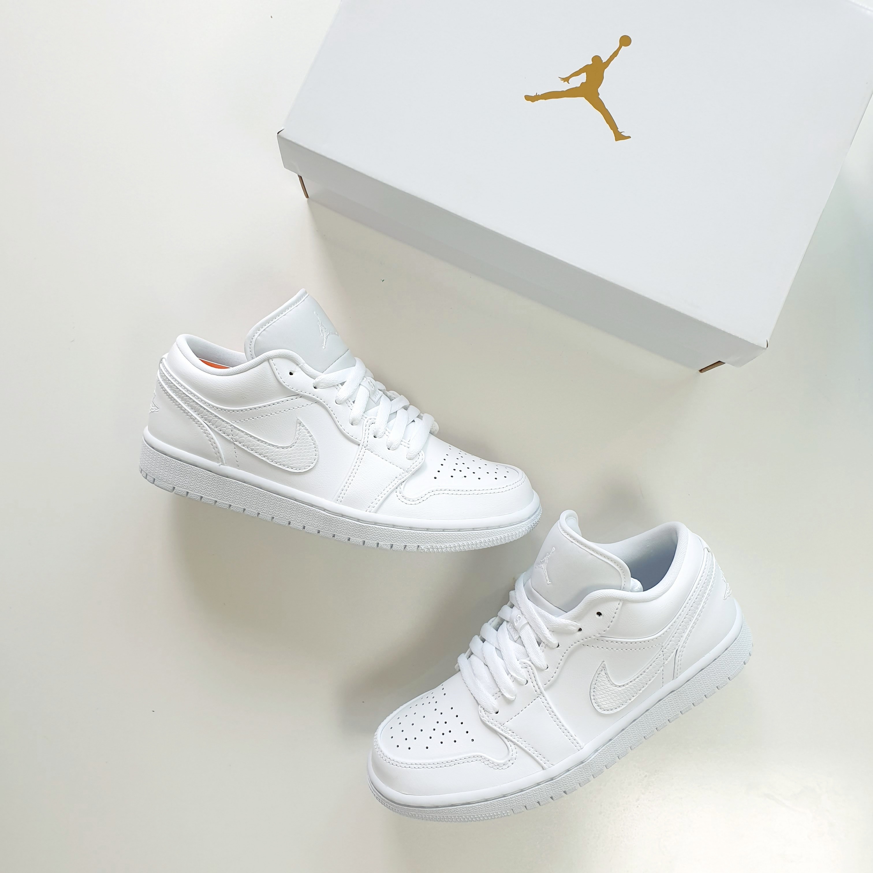 (W) Jordan 1 Low Triple White 2020 착용 스타일
