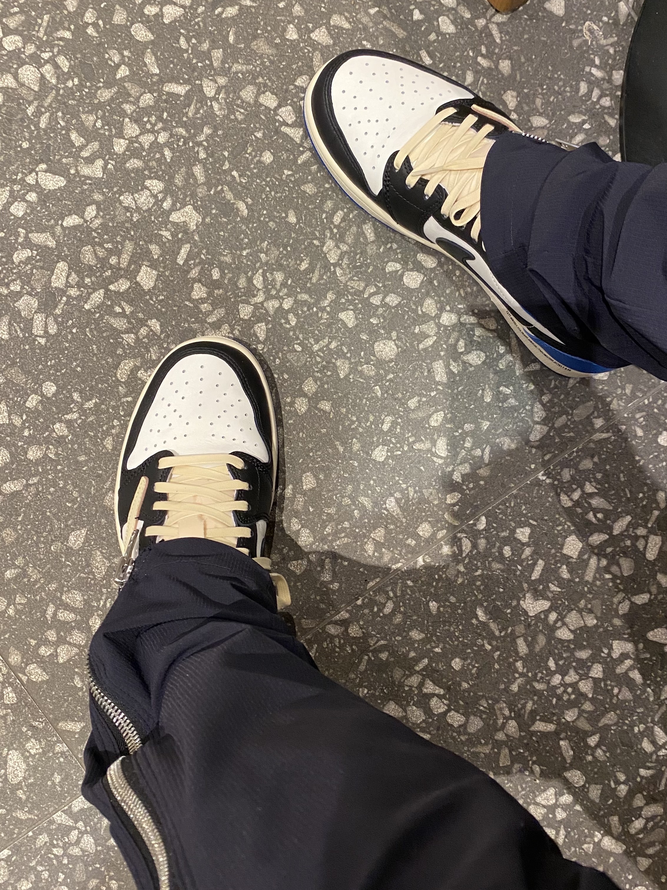 Jordan 1 x Travis Scott x Fragment Retro Low OG SP Military Blue 착용 스타일