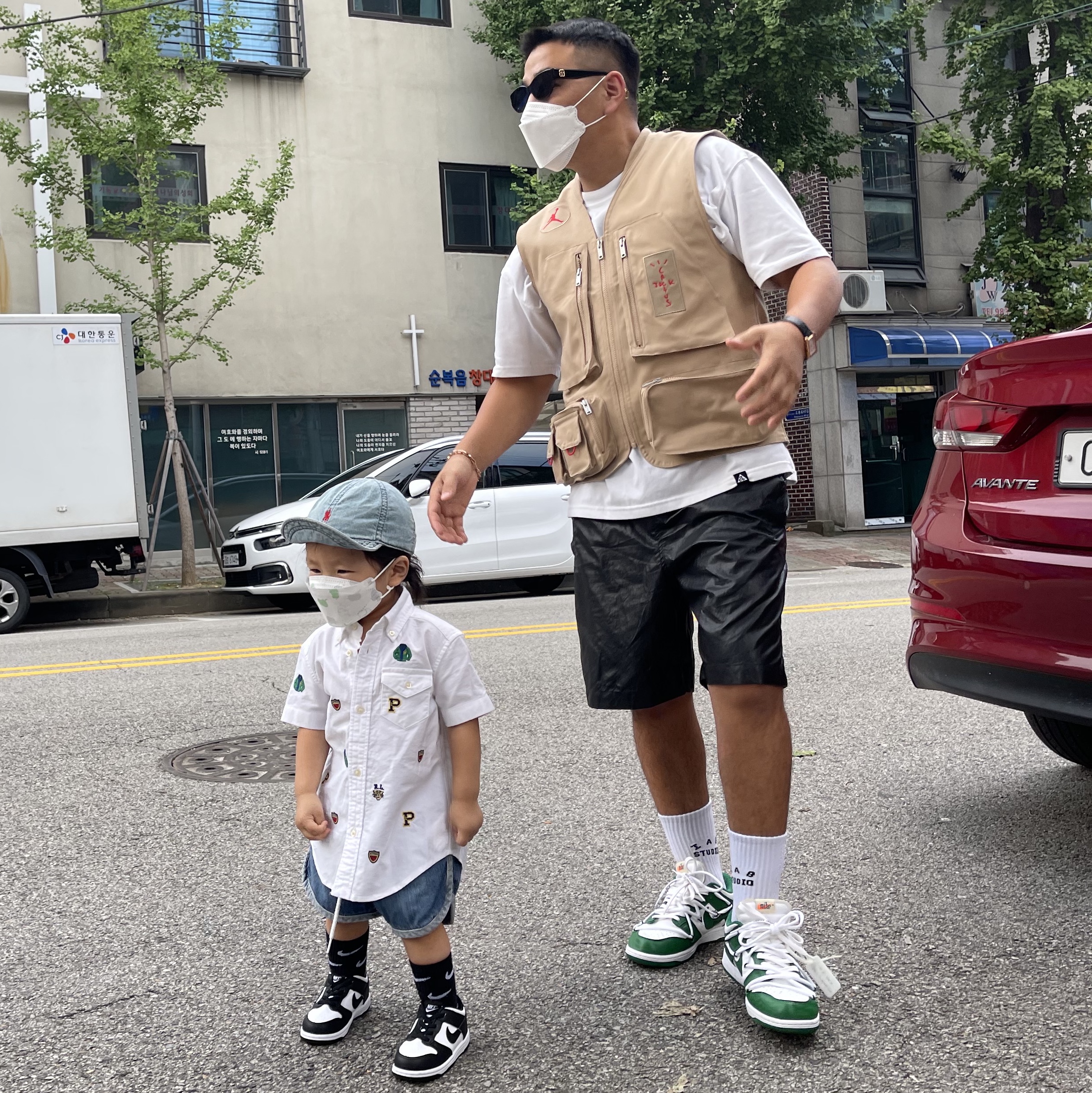 Jordan x Travis Scott Utility Vest - Asia, Nike x Off-White Dunk Low Pine Green 착용 스타일 - 2