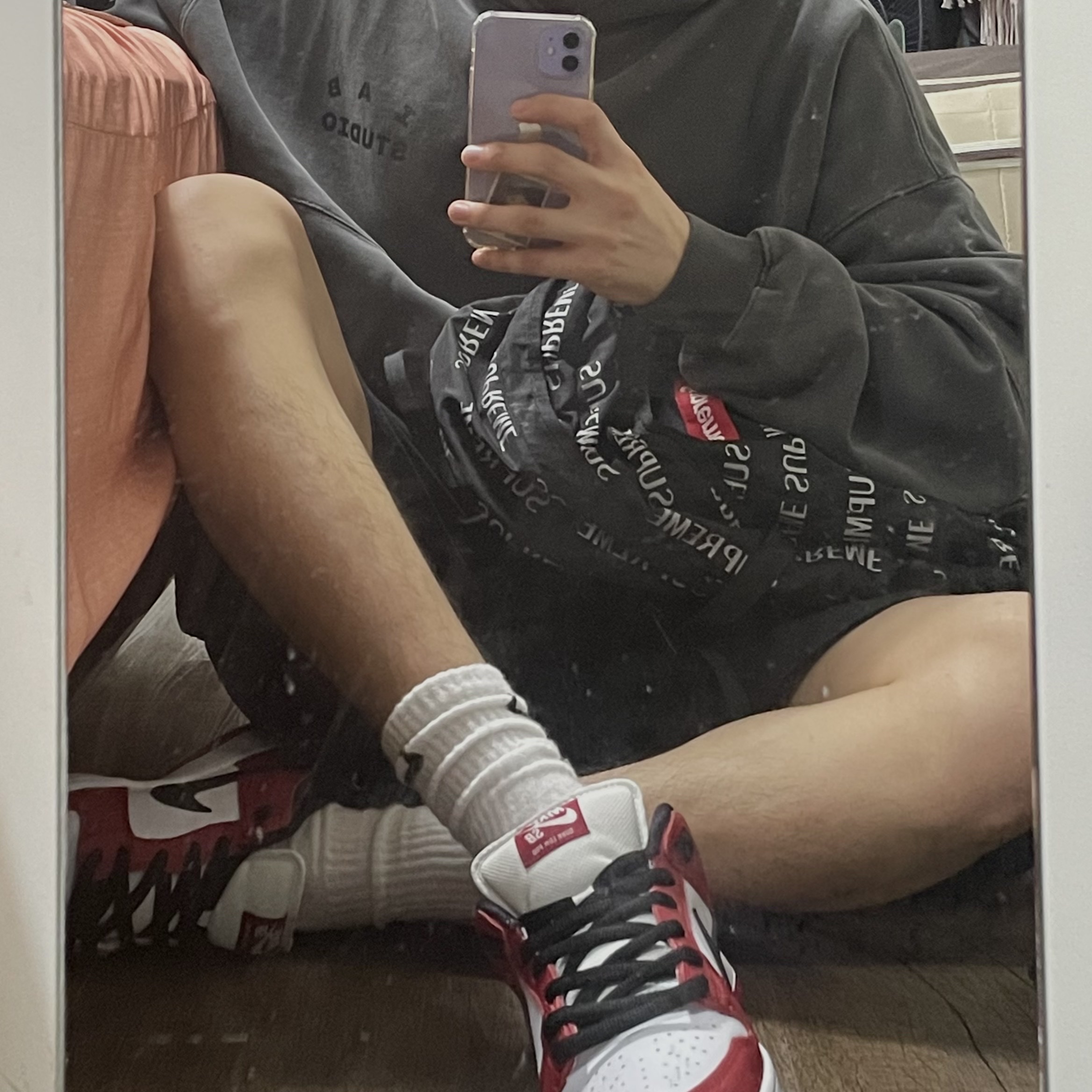IAB Studio Blocked Pigment Hoodie Black, Nike SB Dunk Low Pro Chicago 착용 스타일