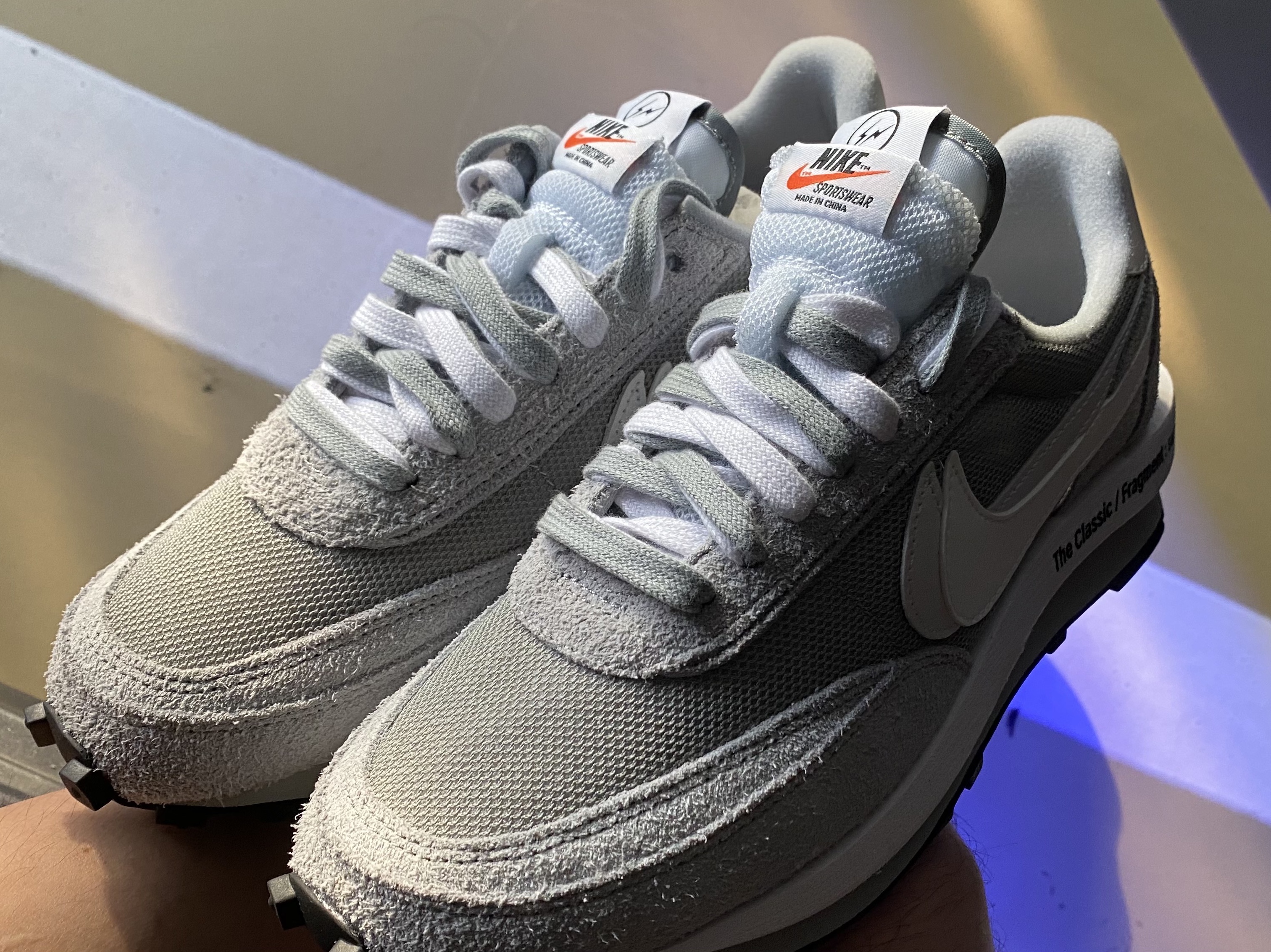Nike x Sacai x Fragment LDWaffle Light Smoke Grey 착용 스타일 - 1