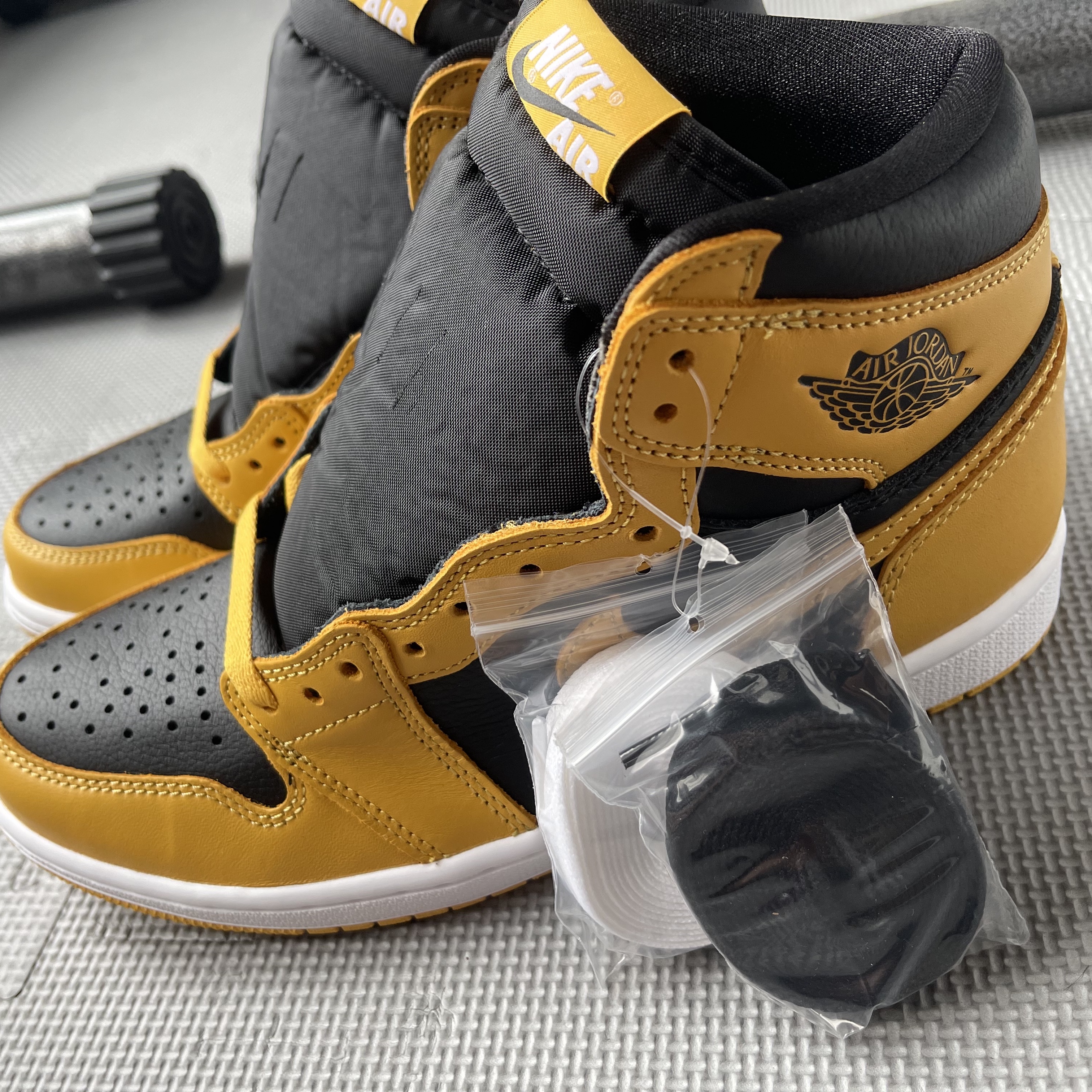 Jordan 1 Retro High OG Pollen 착용 스타일 - 3