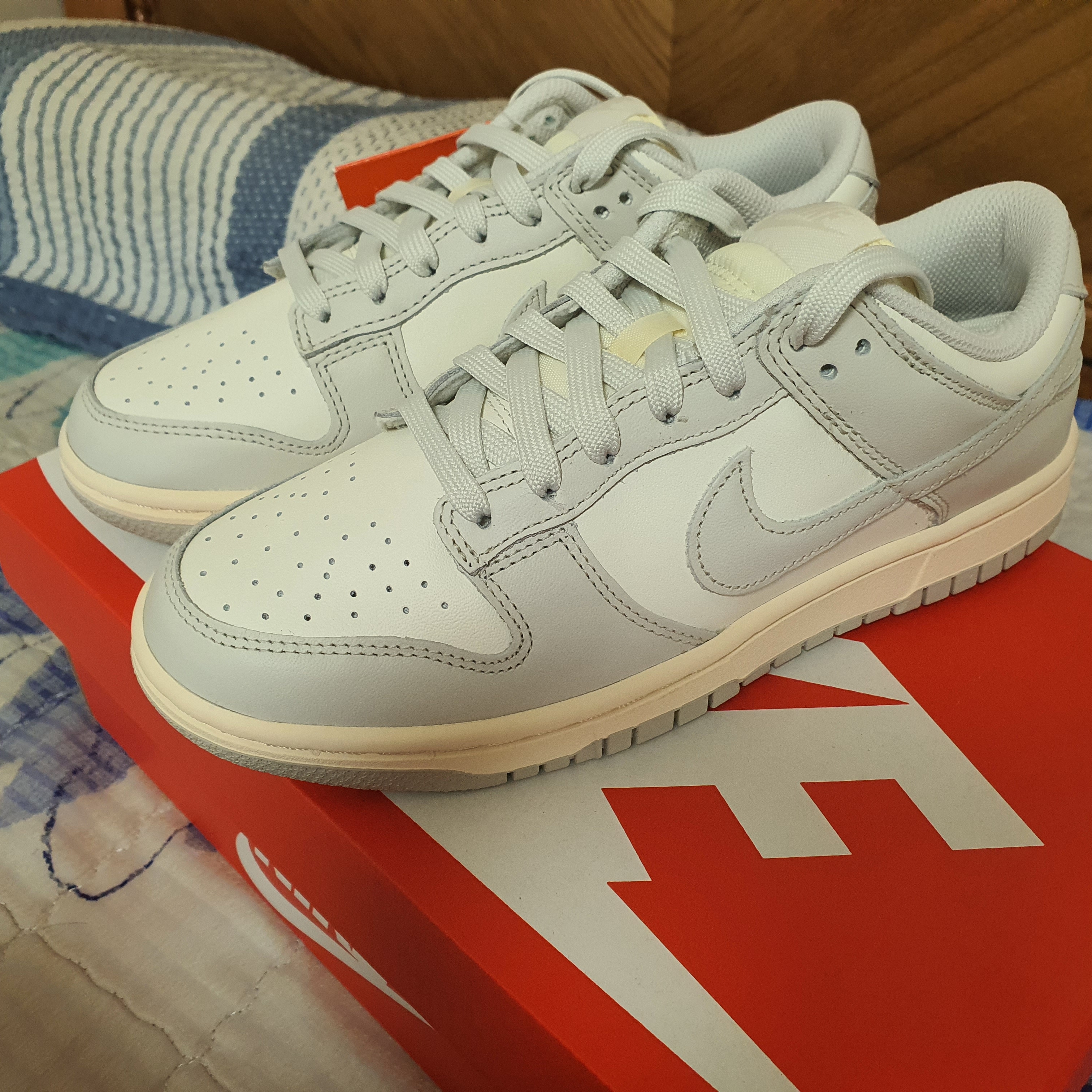 (W) Nike Dunk Low Light Bone 착용 스타일 - 2