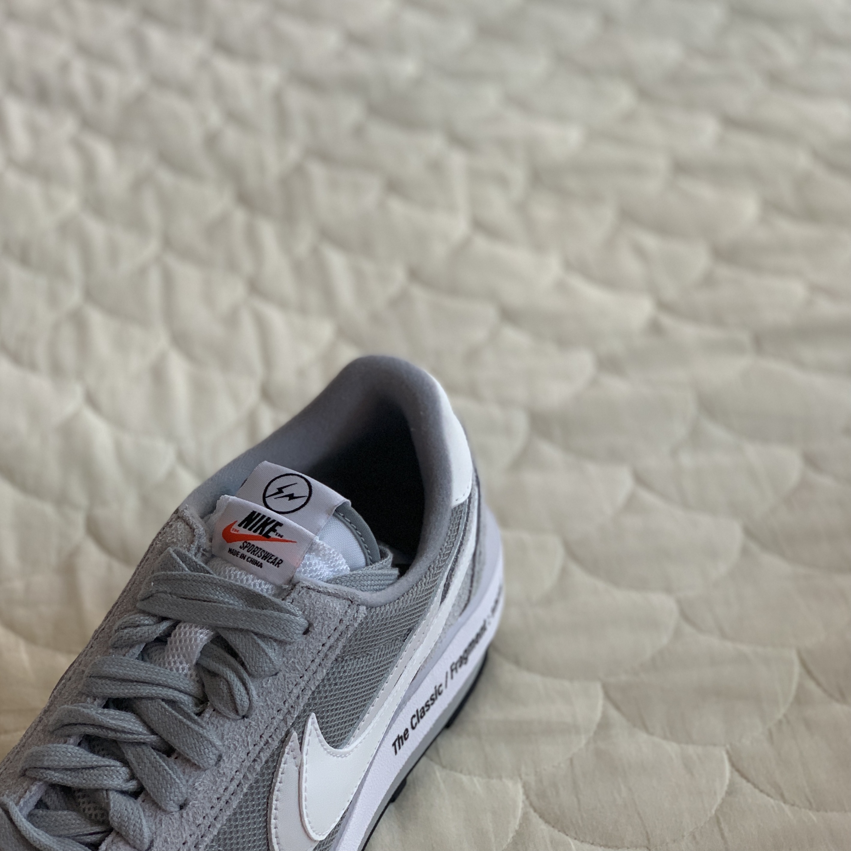 Nike x Sacai x Fragment LDWaffle Light Smoke Grey 착용 스타일