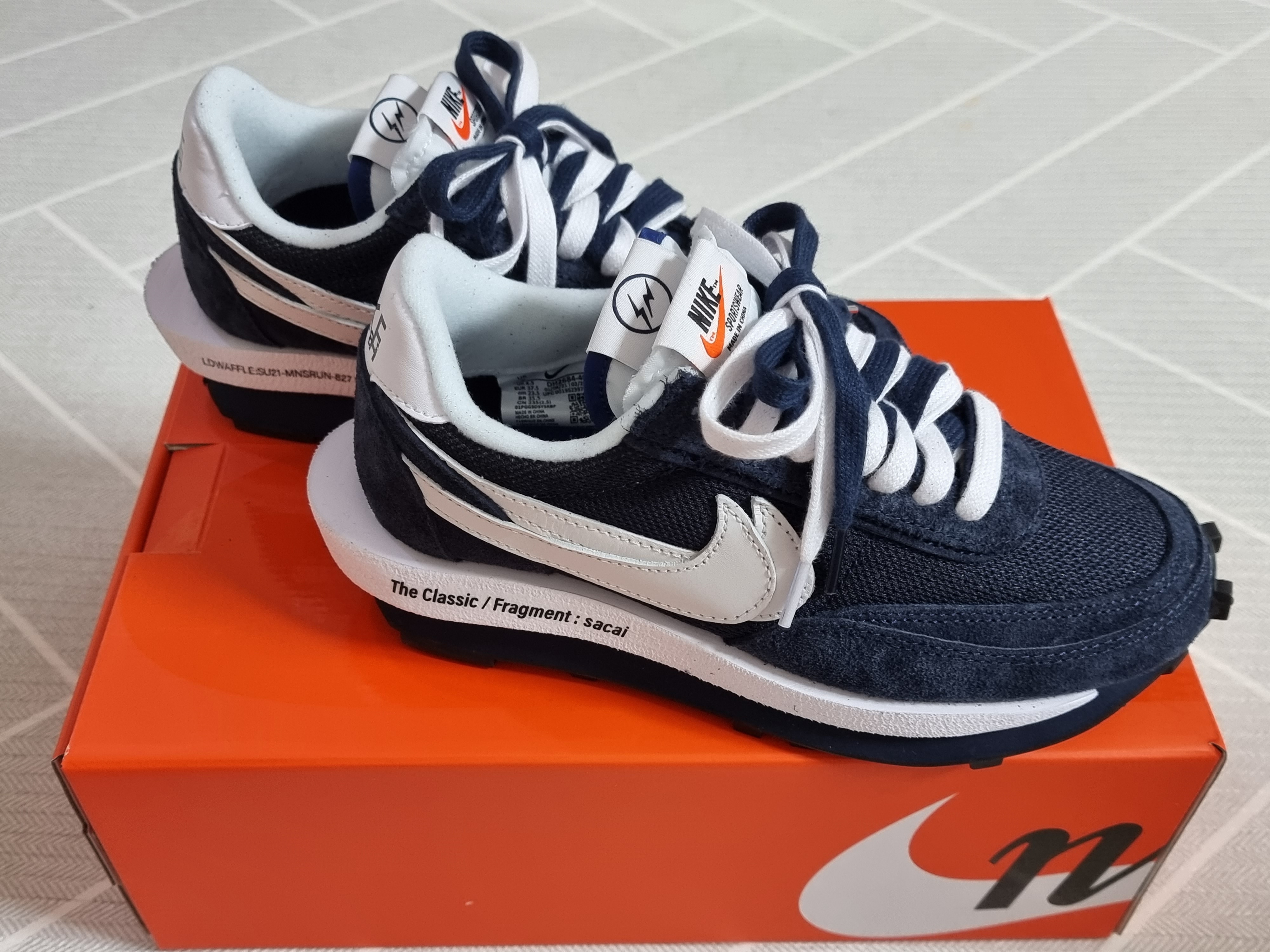 Nike x Sacai x Fragment LDWaffle Blackened Blue 착용 스타일 - 2